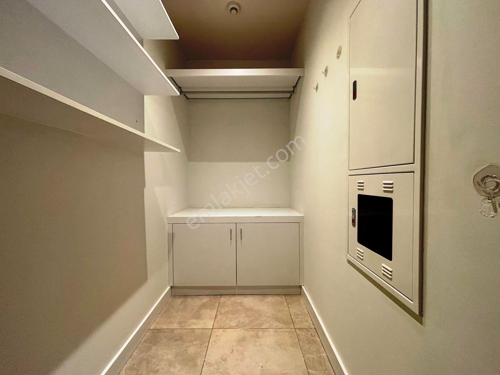 Kartal Sahil Mesa 224'de 3 Balkonlu Manzaralı 196m2 Kiralık 3+1 - Görsel 26