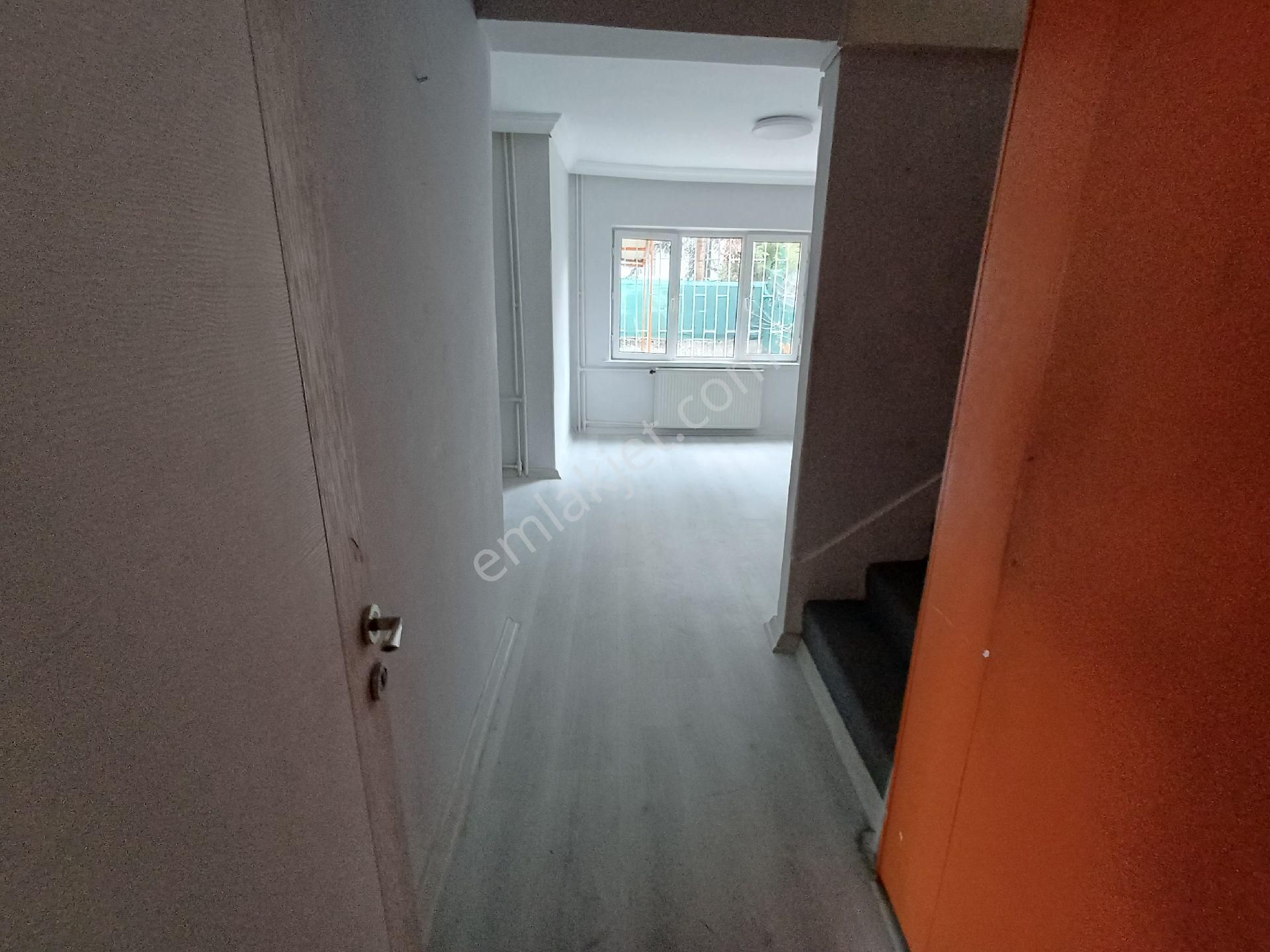 Kalekışladan Cadde Üstü Kiralık 3+1 Triplex - Görsel 6