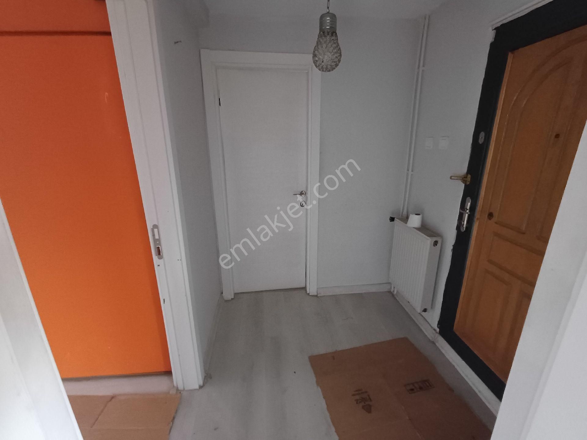 Kalekışladan Cadde Üstü Kiralık 3+1 Triplex - Görsel 5