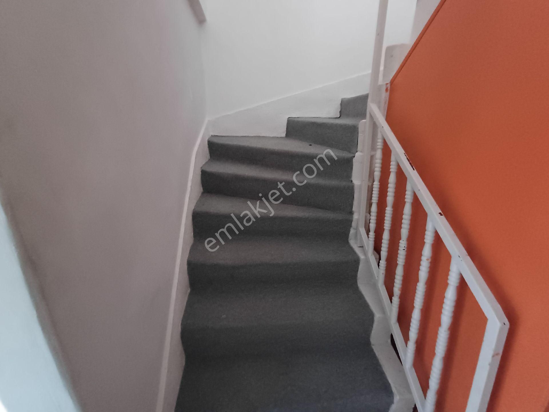 Kalekışladan Cadde Üstü Kiralık 3+1 Triplex - Görsel 15