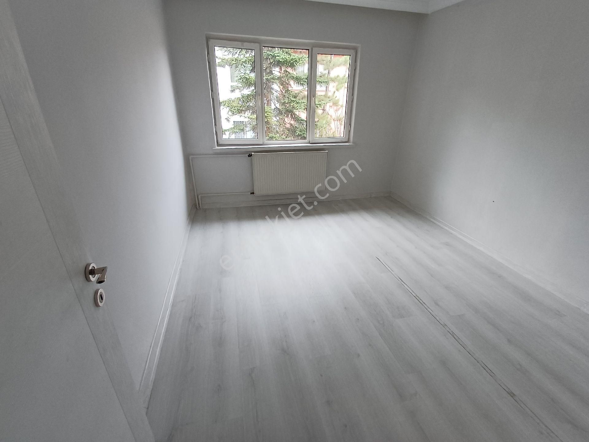 Kalekışladan Cadde Üstü Kiralık 3+1 Triplex - Görsel 21