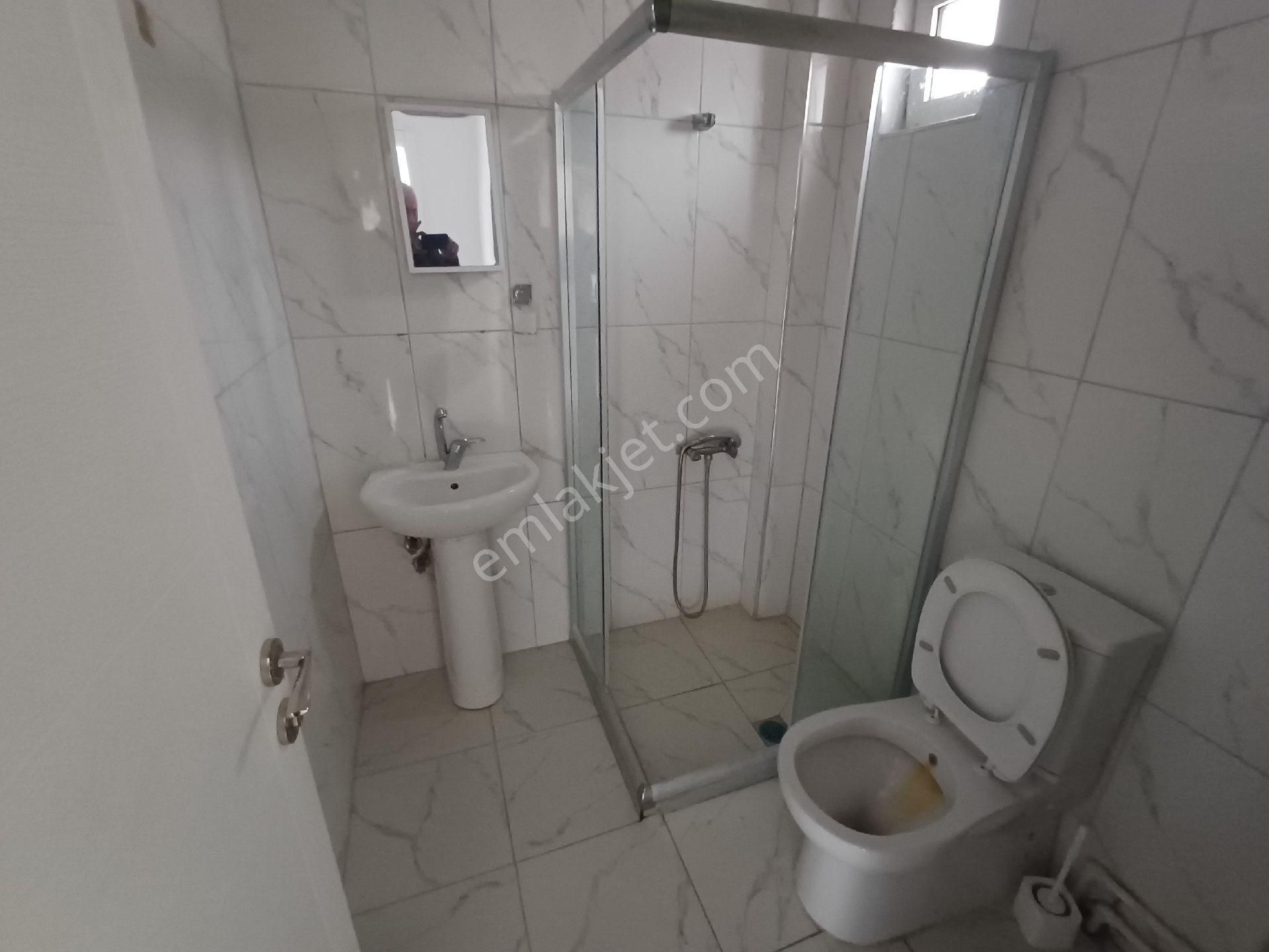 Kalekışladan Cadde Üstü Kiralık 3+1 Triplex - Görsel 24