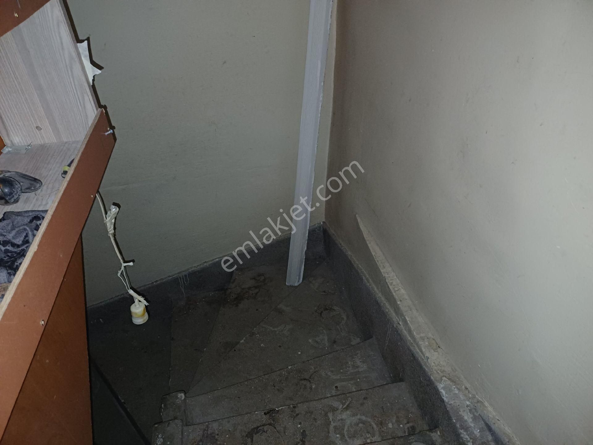 Kalekışladan Cadde Üstü Kiralık 3+1 Triplex - Görsel 26