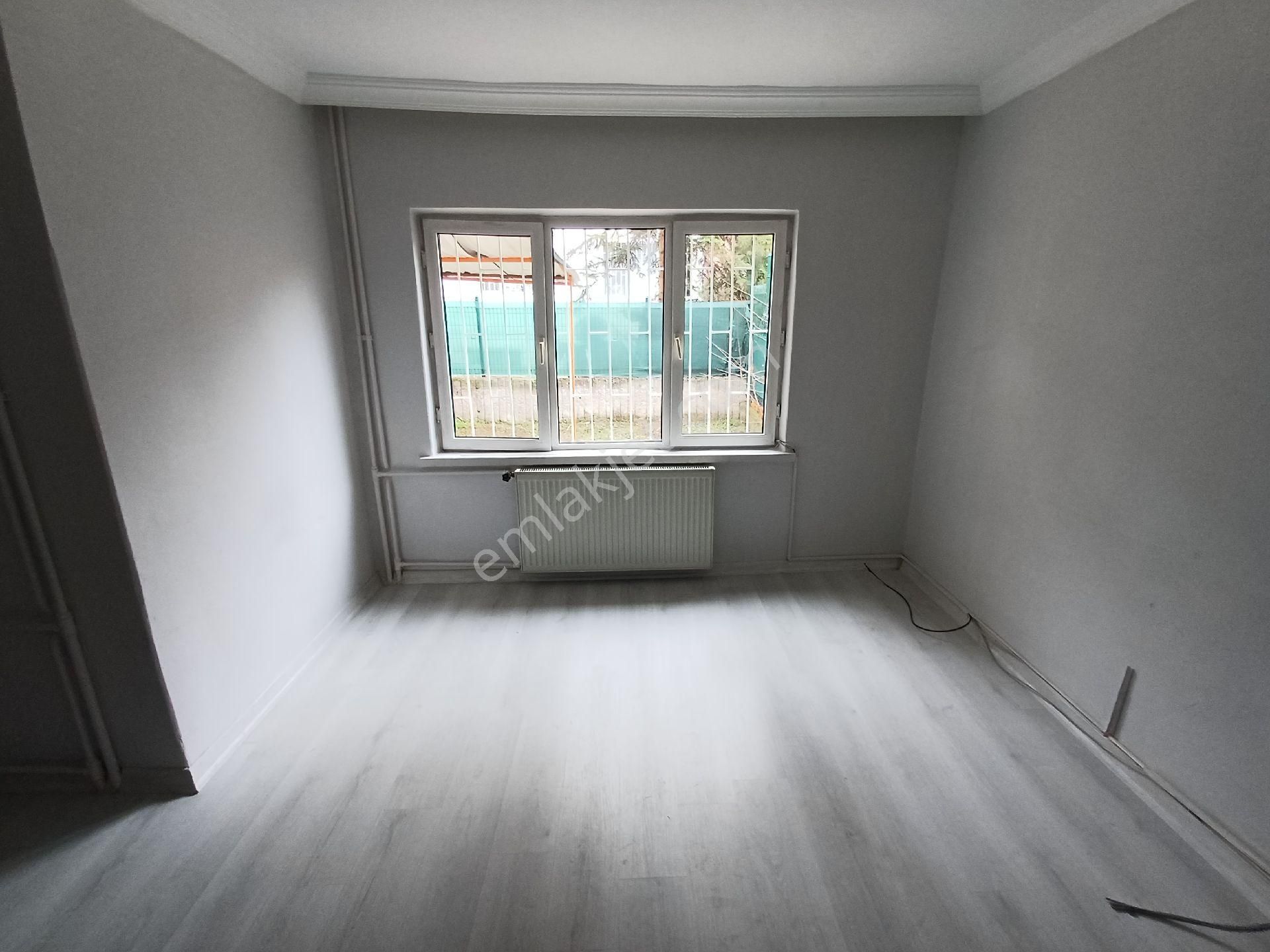 Kalekışladan Cadde Üstü Kiralık 3+1 Triplex - Görsel 8