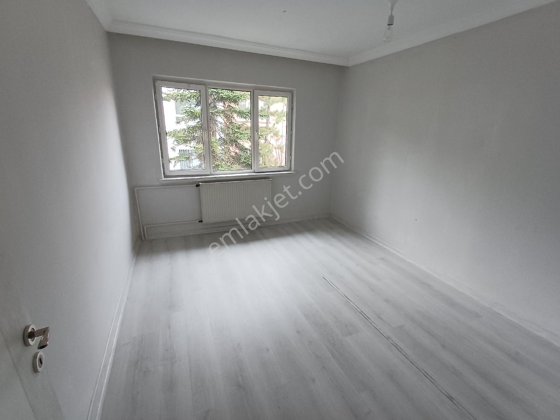 Kalekışladan Cadde Üstü Kiralık 3+1 Triplex - Görsel 22