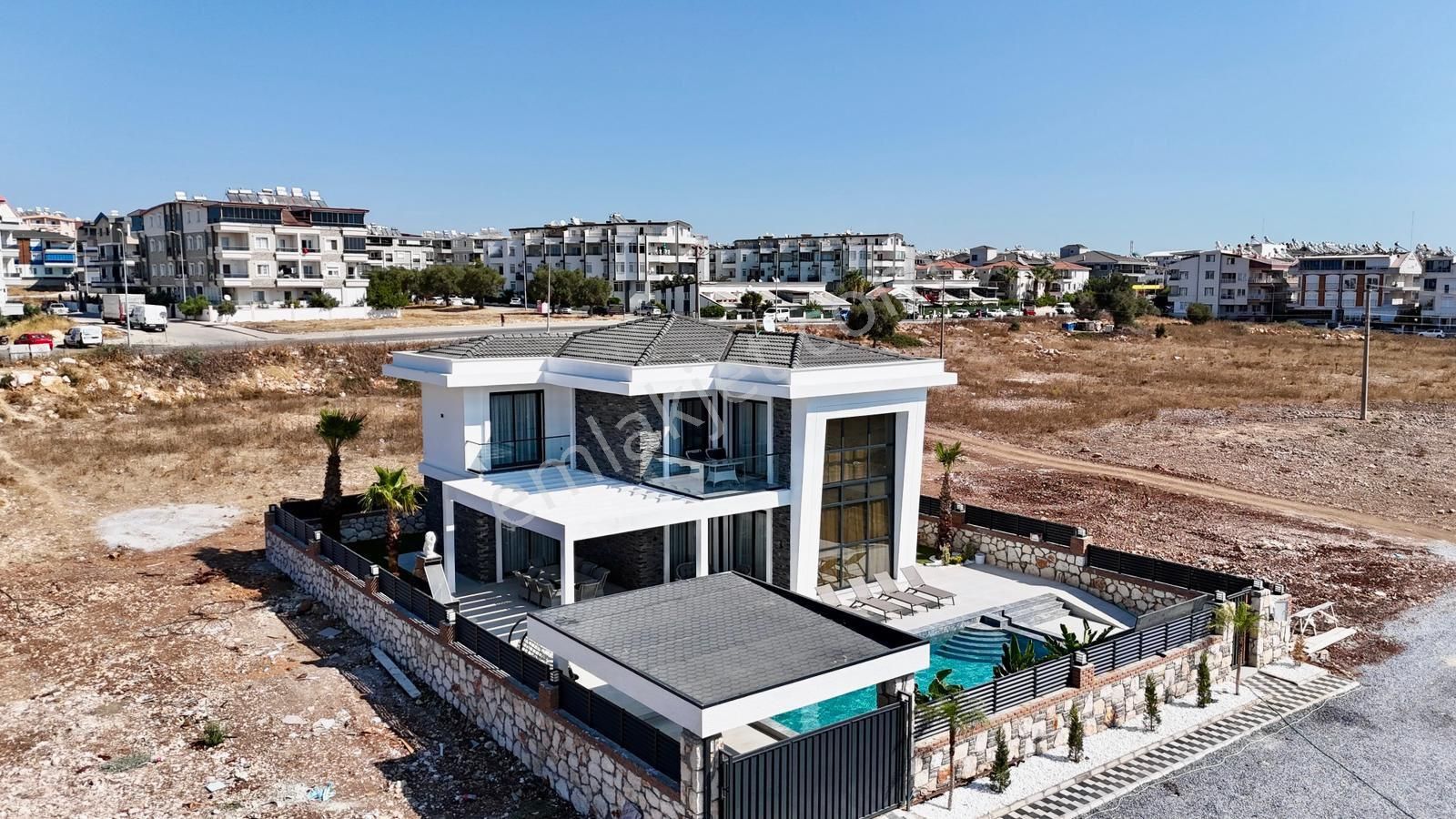 Didim’de Satılık 500 M2 4+1 Lüks Villa - Görsel 3