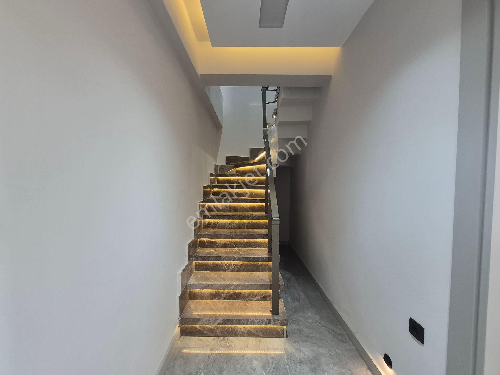 Muhteşem Dublex Sıfır Binada Geniş Ön Cephe - Görsel 18