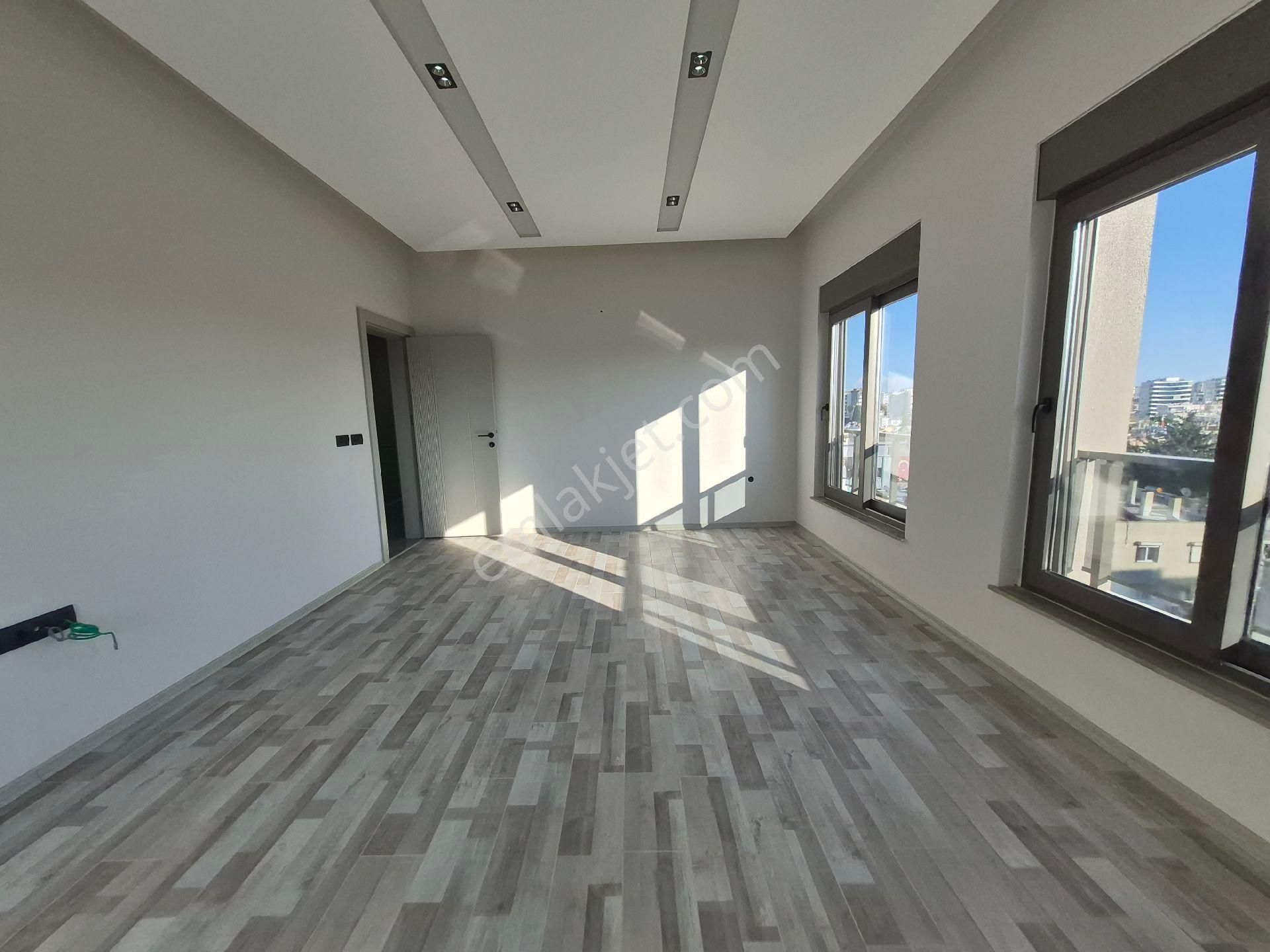 Muhteşem Dublex Sıfır Binada Geniş Ön Cephe