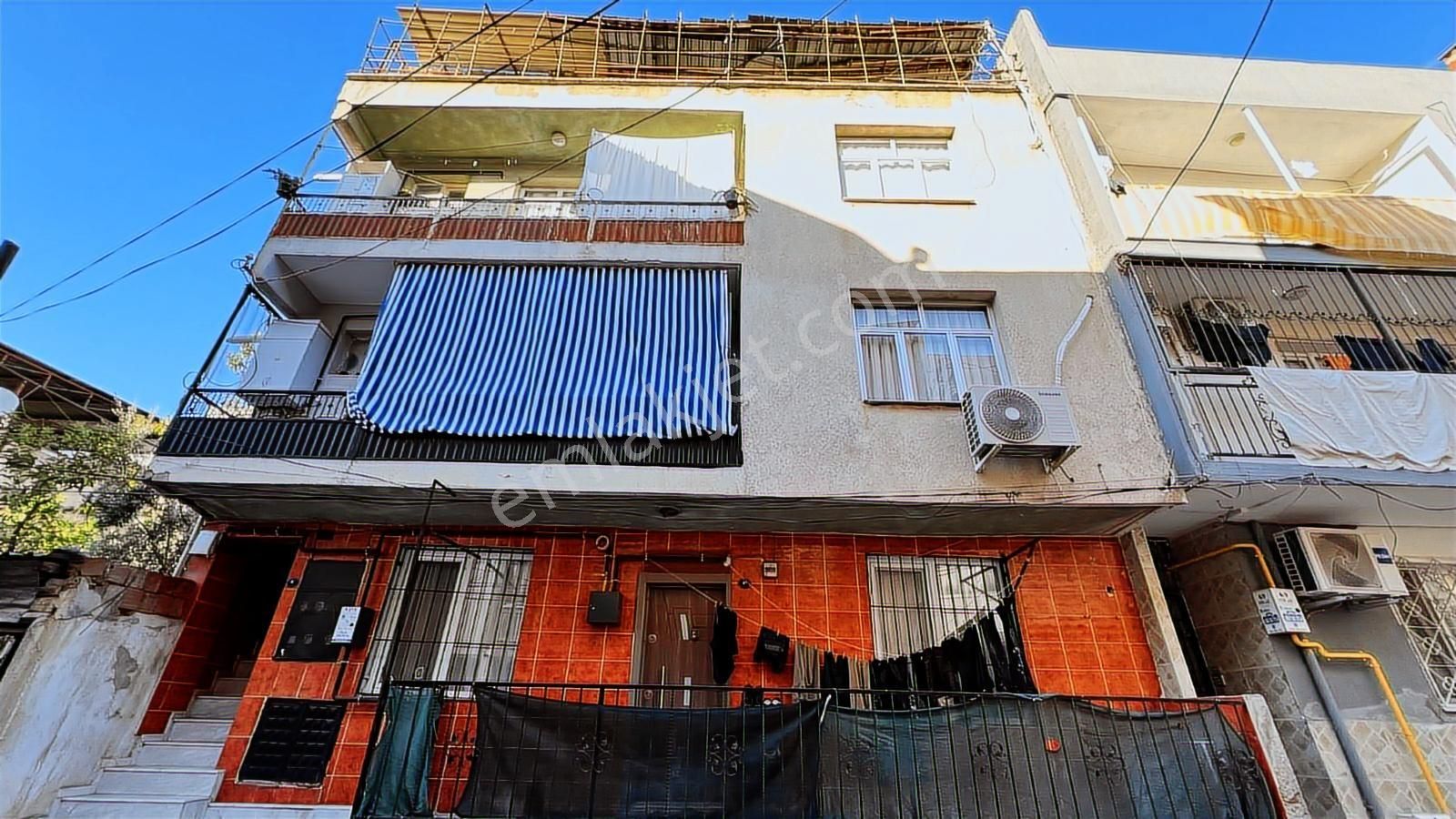 Bayraklıda Satılık Müstakil Bina 3 Katlı Yamanlarda - Görsel 22