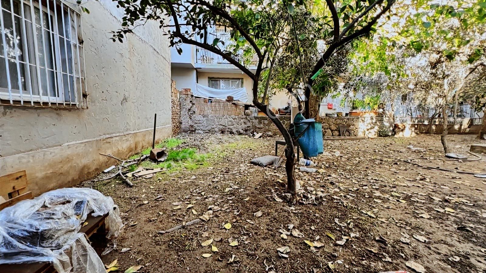 Bayraklıda Satılık Müstakil Bina 3 Katlı Yamanlarda - Görsel 31