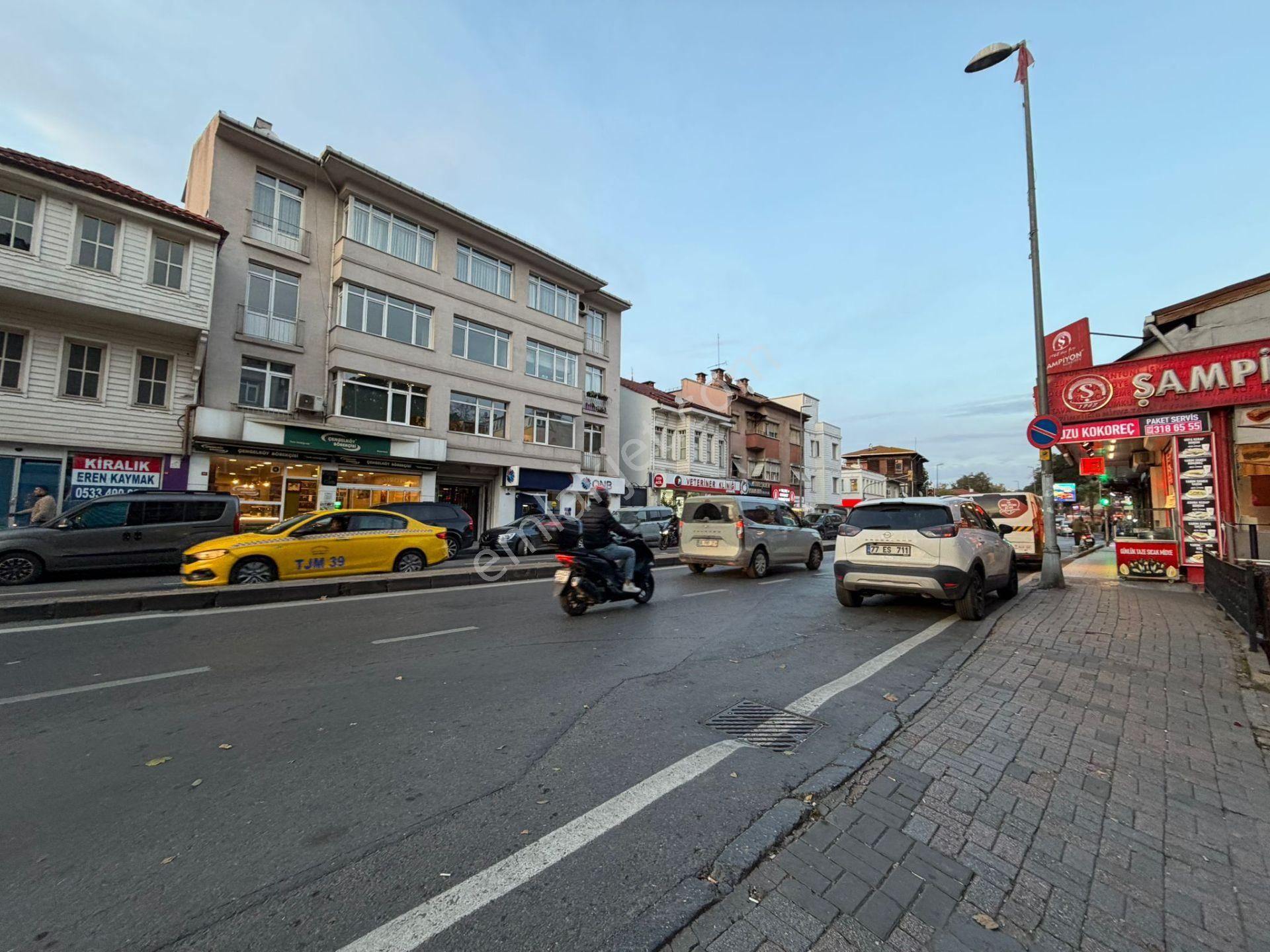 Üsküdar Beylerbeyi Merkez 'de Geniş 2+1 Satılık Daire - Görsel 24