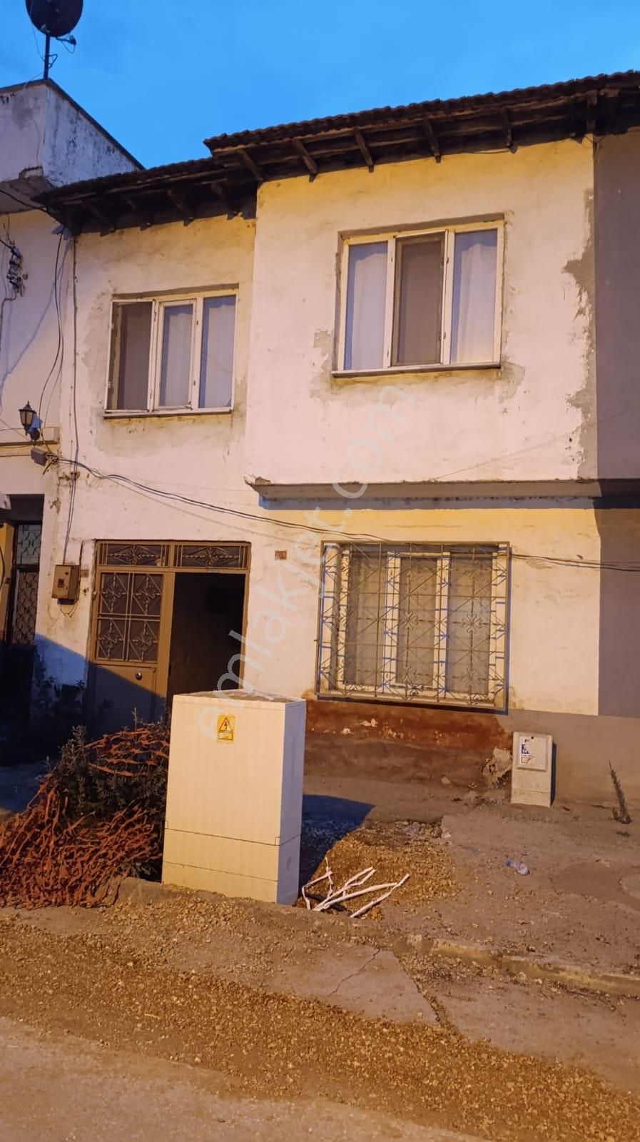 İnceoğlundan Orta Mahalle'de Satılık Avlulu Ahşap Müstakil Ev