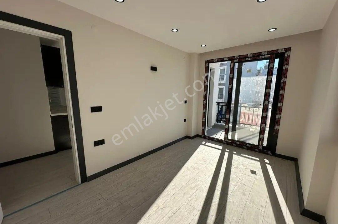 Didim Efeler’de Merkezi Konumda 1+1 Fırsat Daire Satıyoruz