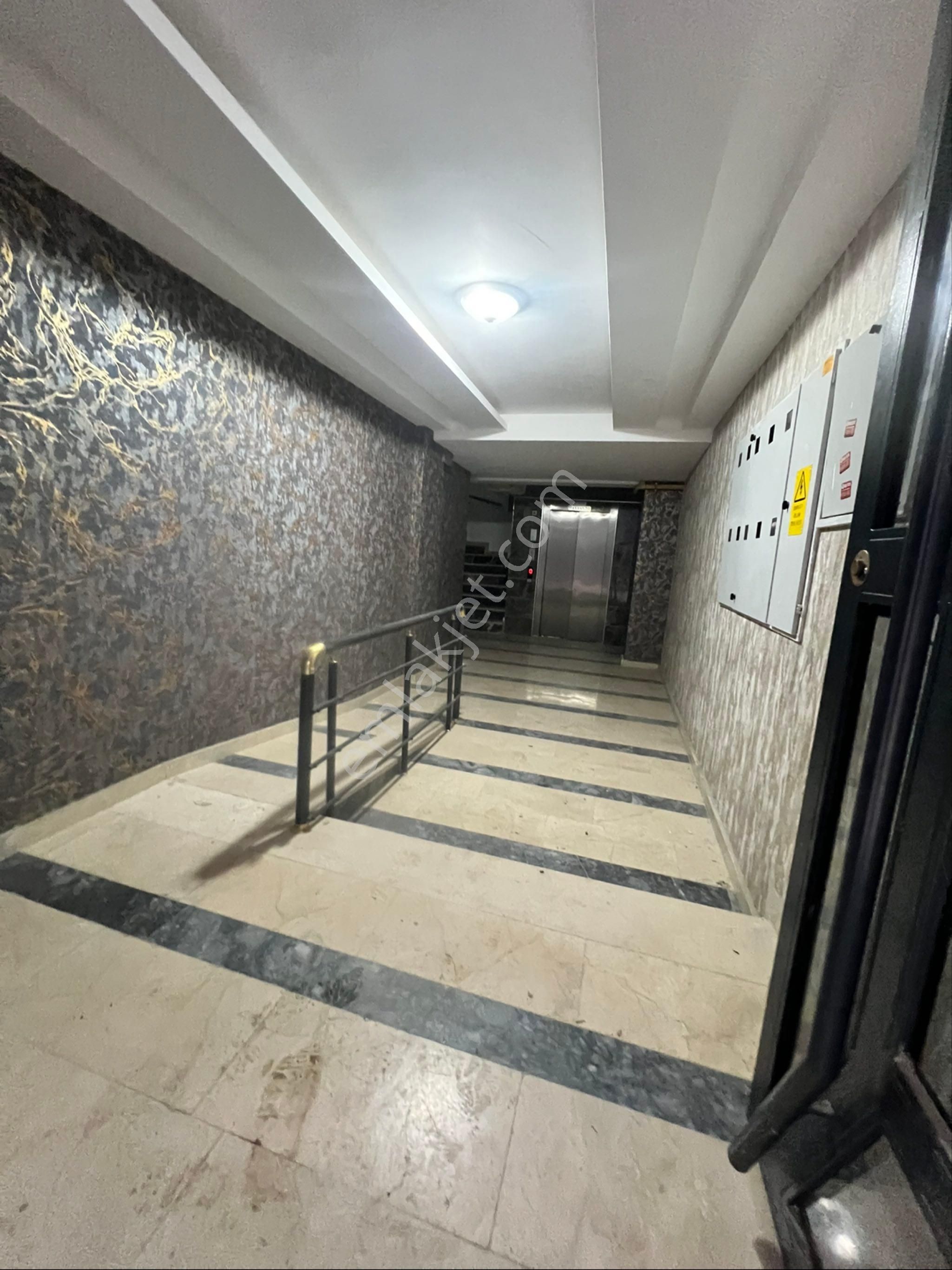 Esentepe Mahallesi Köşebaşı Satılık 3+1 - Görsel 2