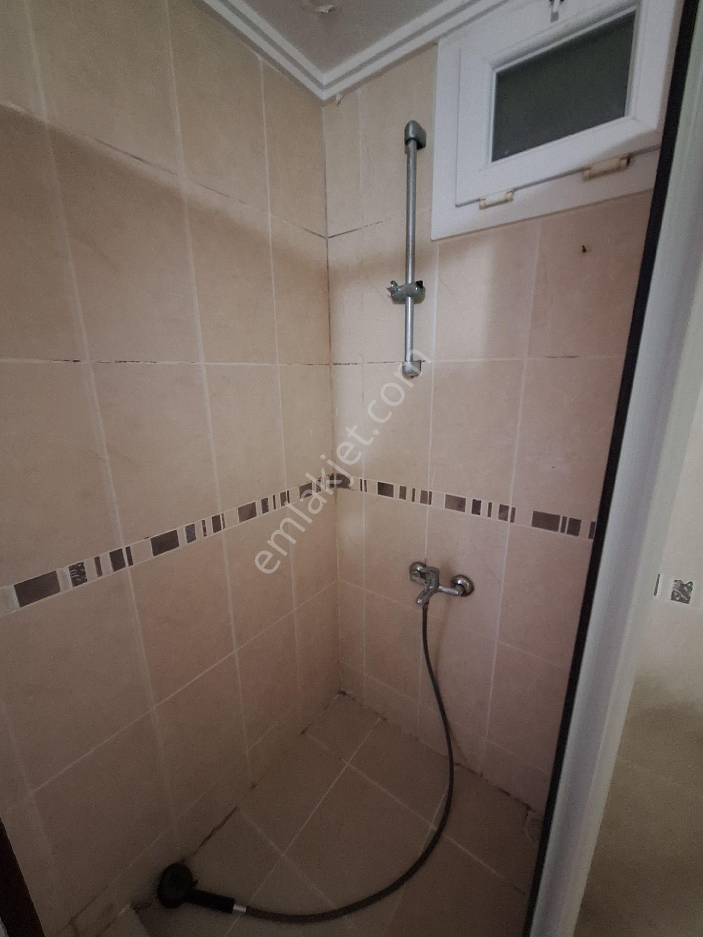 Kuşadası Ege Mmahallesi'nde Havuzlu Sitede Doğalgazlı Eşyasız Boş Kiralık 3+1 Daire - Görsel 19