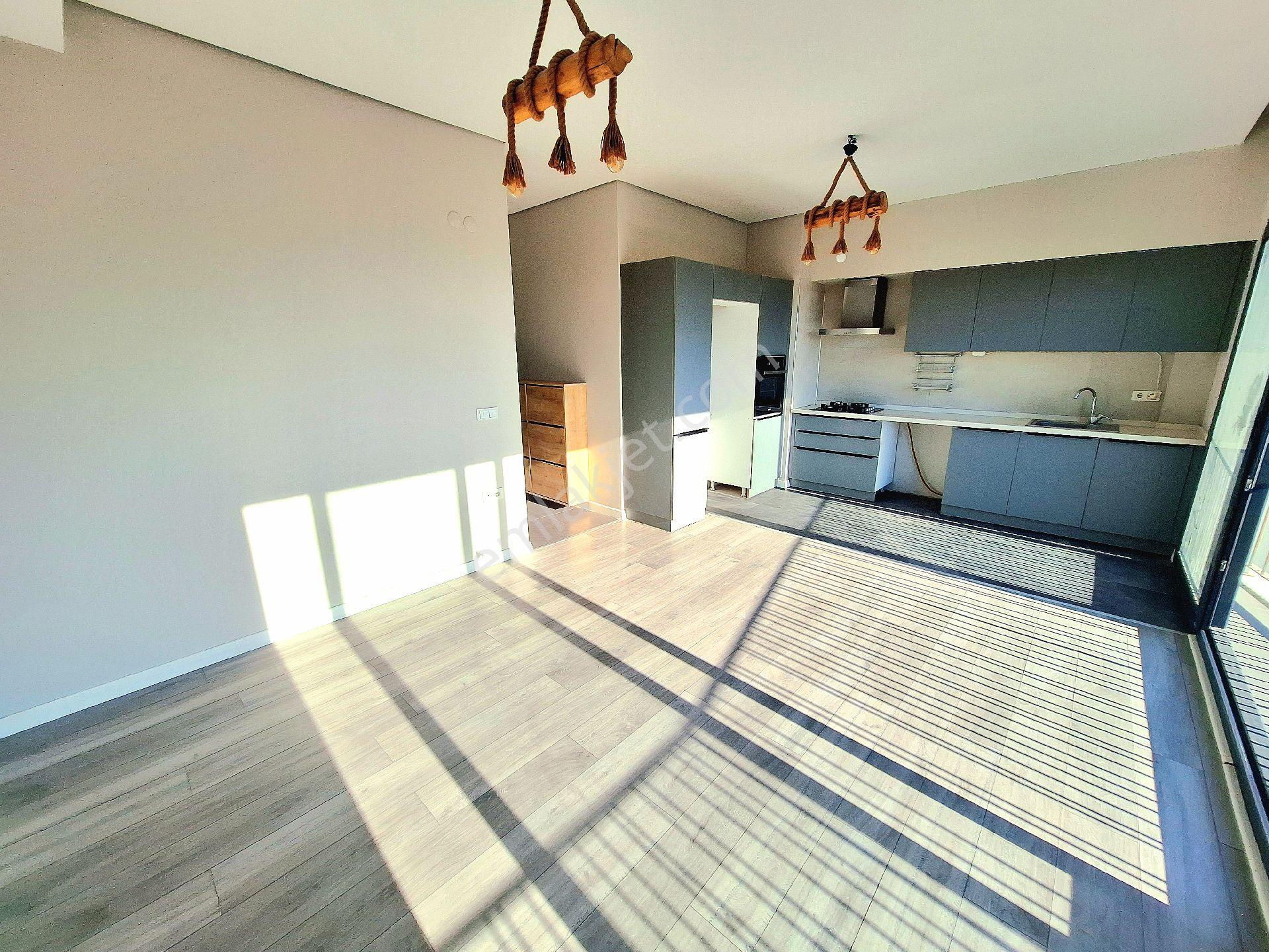 (depozitosuz)kuşadası Marina Sahile 100metre Yeni Binada Eşyasız Kiralık Daire