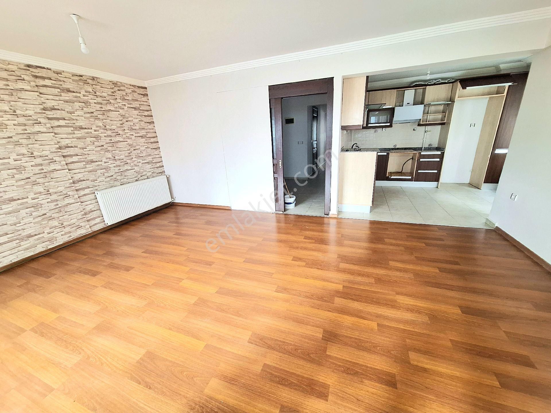 Kuşadası Ege Mmahallesi'nde Havuzlu Sitede Doğalgazlı Eşyasız Boş Kiralık 3+1 Daire - Görsel 11