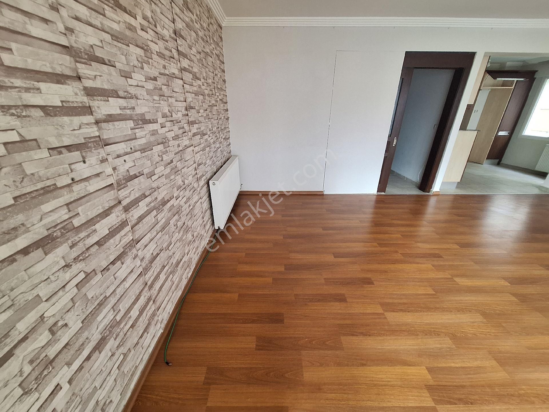 Kuşadası Ege Mmahallesi'nde Havuzlu Sitede Doğalgazlı Eşyasız Boş Kiralık 3+1 Daire - Görsel 13