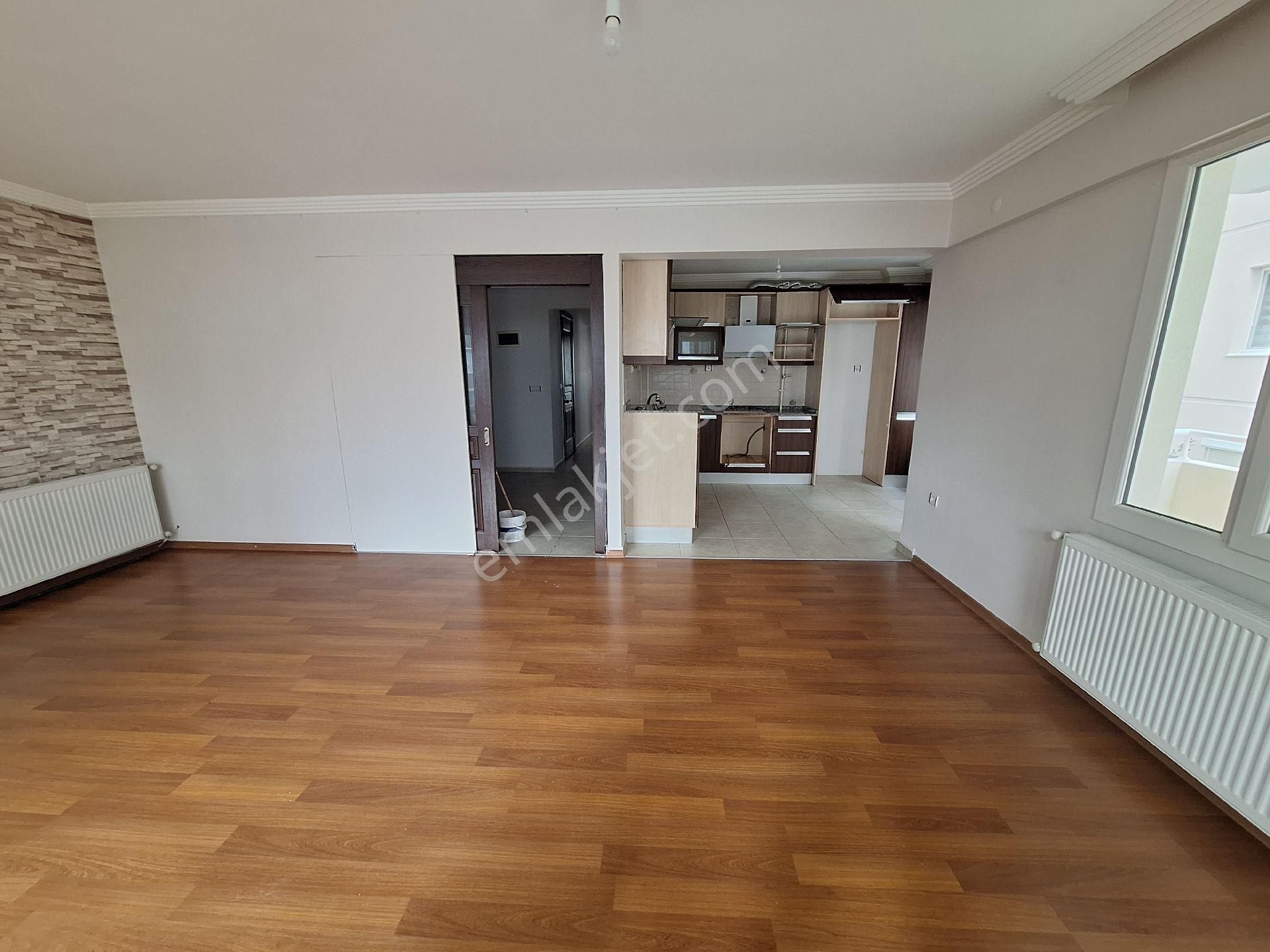 Kuşadası Ege Mmahallesi'nde Havuzlu Sitede Doğalgazlı Eşyasız Boş Kiralık 3+1 Daire - Görsel 12