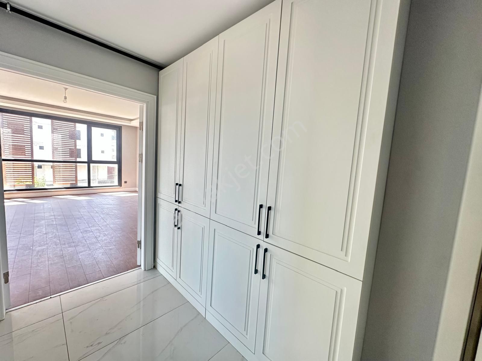 Çengelköy Güzeltepe 'de Sıfır Lüks Geniş 3+1 Kiralık Daire - Görsel 3