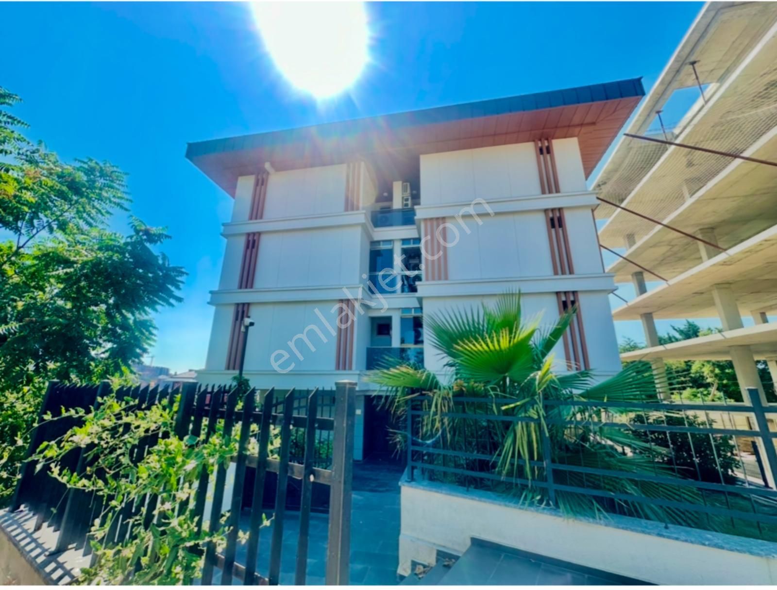 Çengelköy Güzeltepe 'de Sıfır Lüks Geniş 3+1 Kiralık Daire