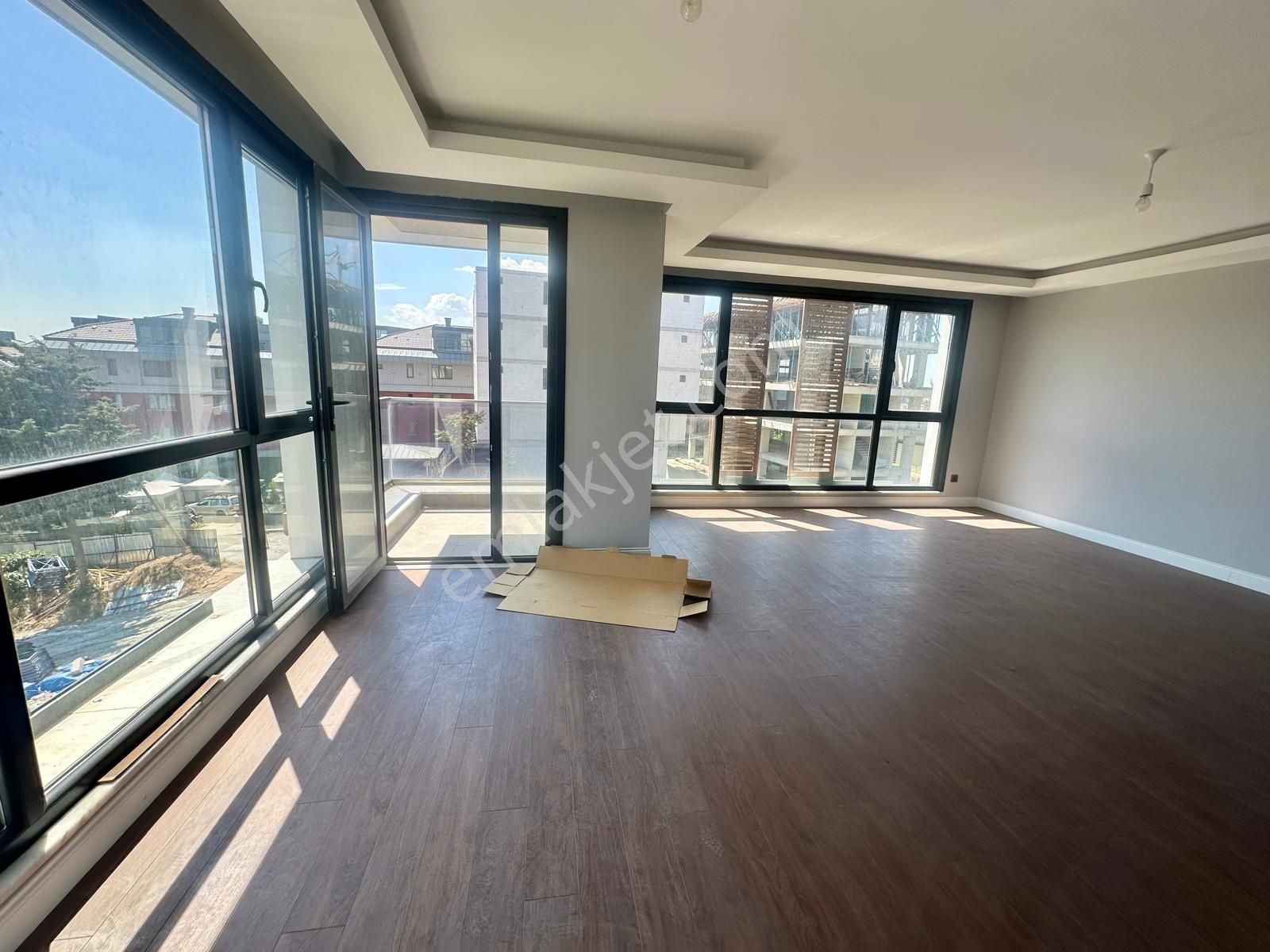 Çengelköy Güzeltepe 'de Sıfır Lüks Geniş 3+1 Kiralık Daire - Görsel 6