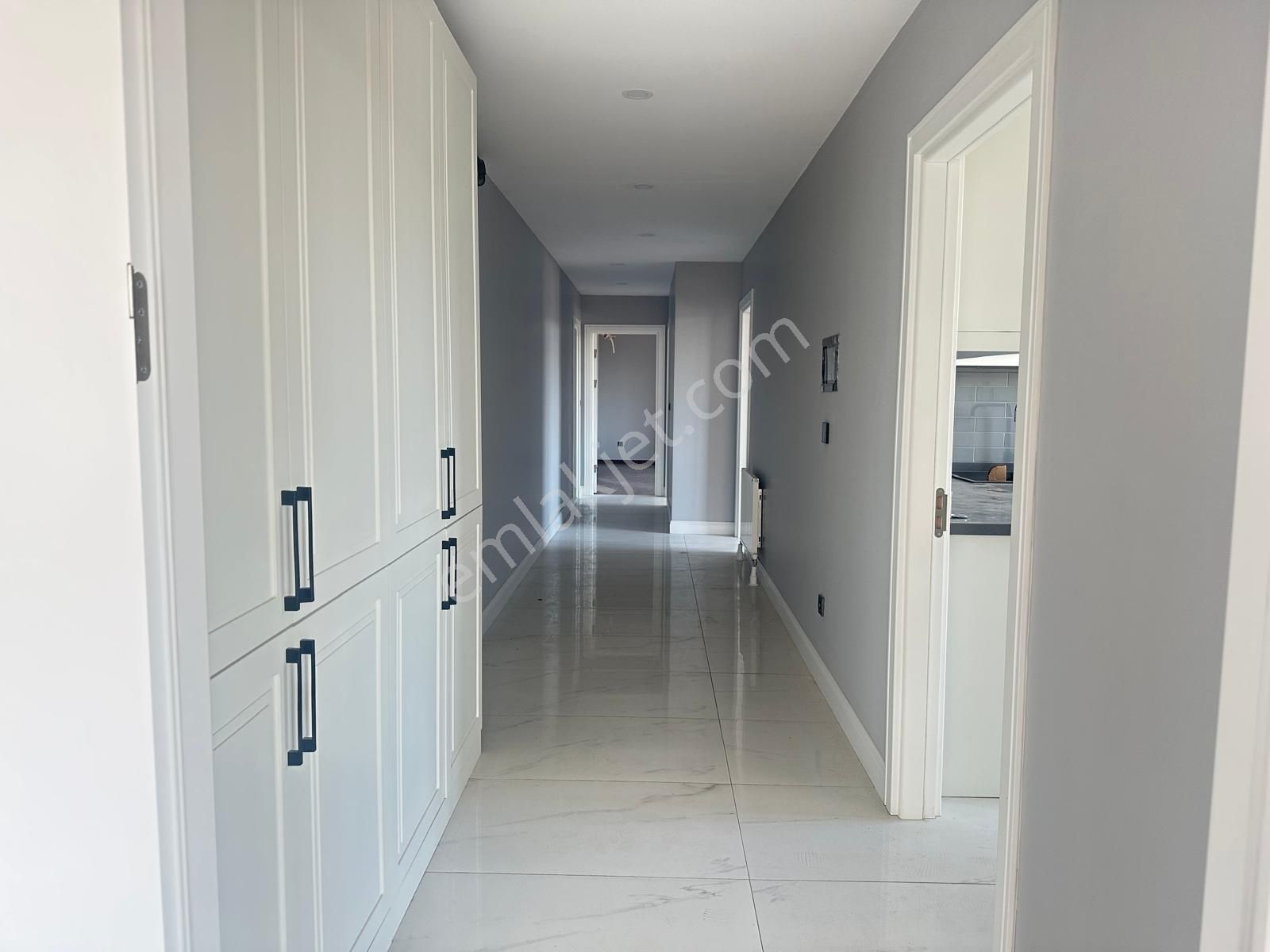 Çengelköy Güzeltepe 'de Sıfır Lüks Geniş 3+1 Kiralık Daire - Görsel 2