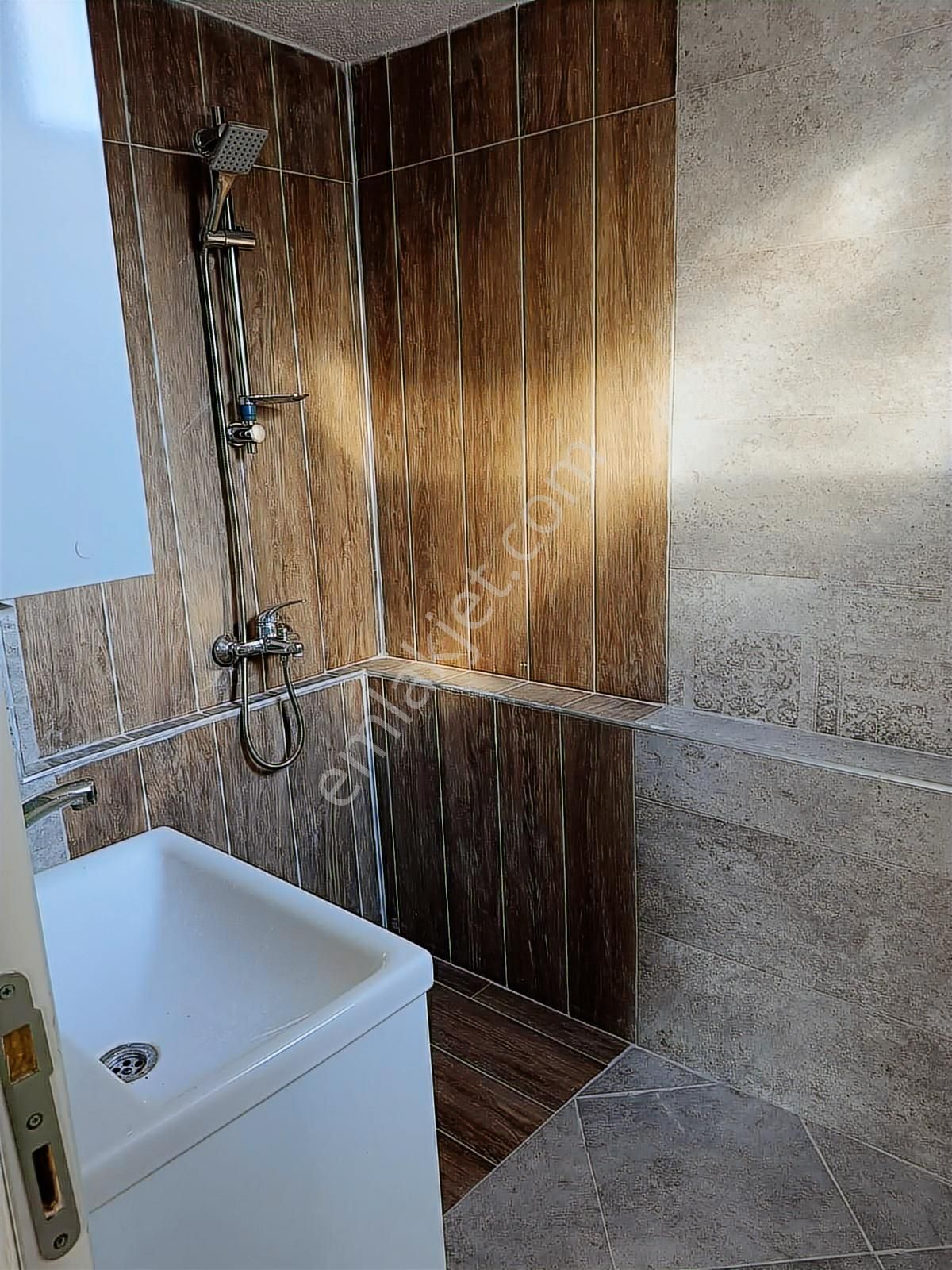 Didim Çamlık Mahallesi'nde Aytepe Sitesinde 3+1 Yenilenmiş Villa - Görsel 4