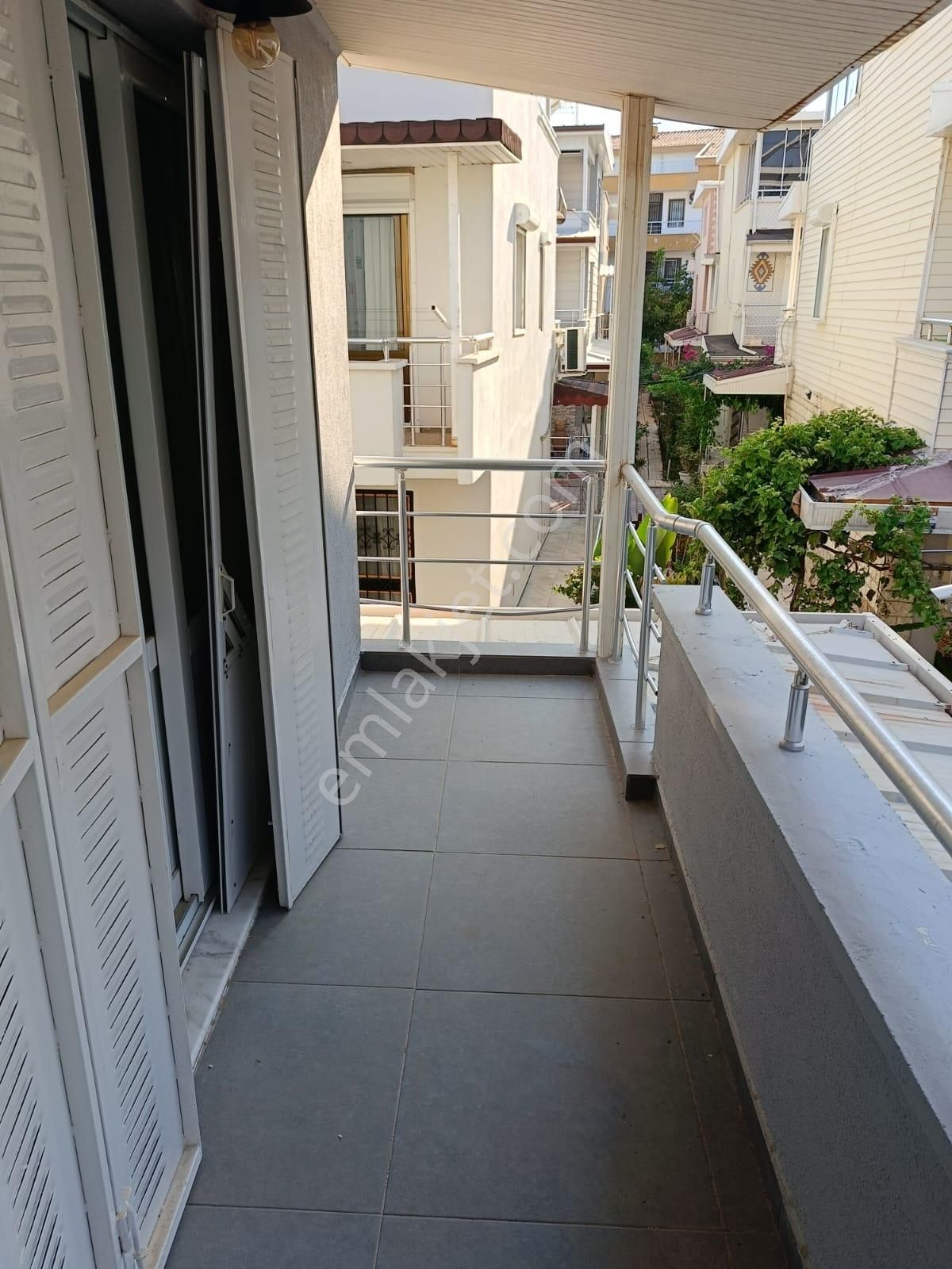 Didim Çamlık Mahallesi'nde Aytepe Sitesinde 3+1 Yenilenmiş Villa - Görsel 2