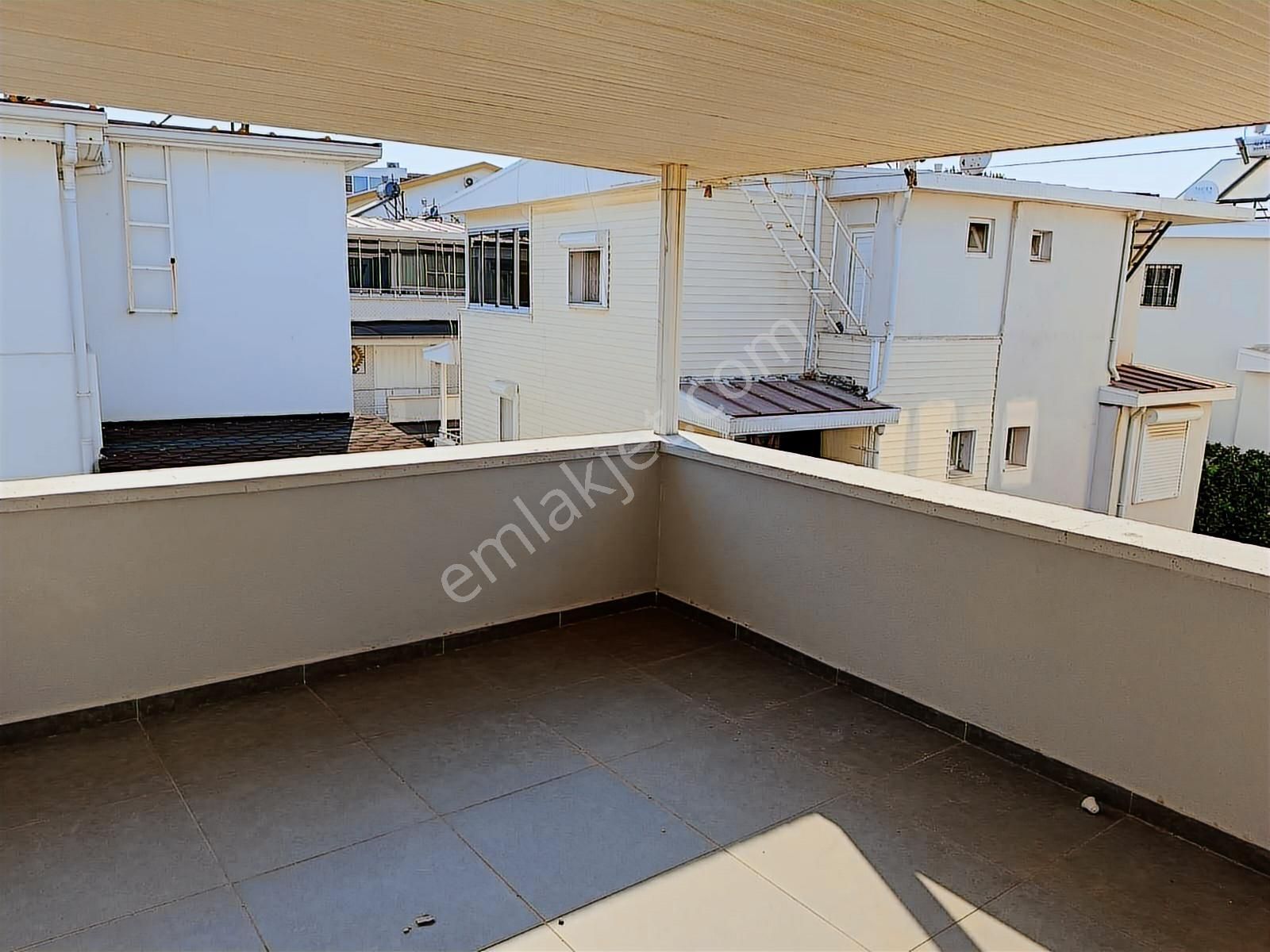 Didim Çamlık Mahallesi'nde Aytepe Sitesinde 3+1 Yenilenmiş Villa - Görsel 12