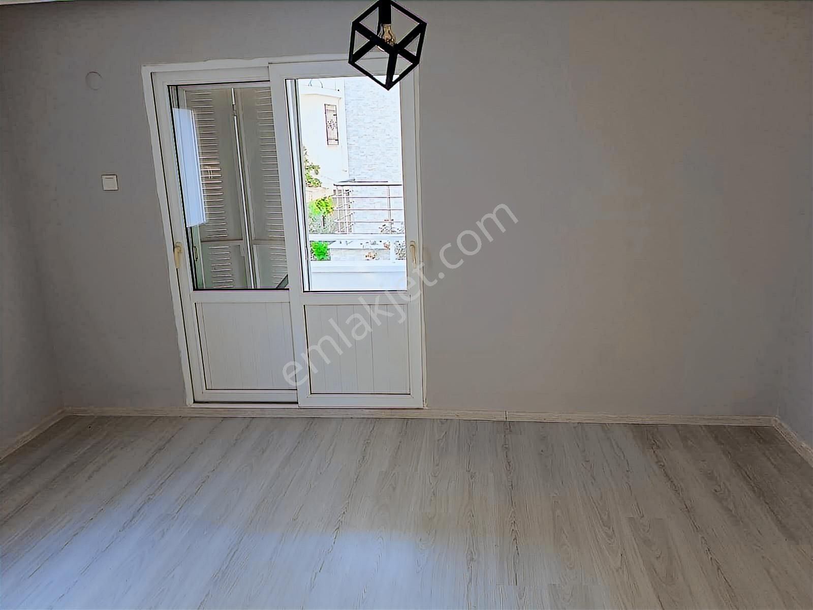 Didim Çamlık Mahallesi'nde Aytepe Sitesinde 3+1 Yenilenmiş Villa - Görsel 3