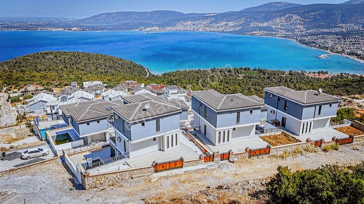 Akbük'te Full Deniz Manzaralı Satılık Villa - Görsel 11