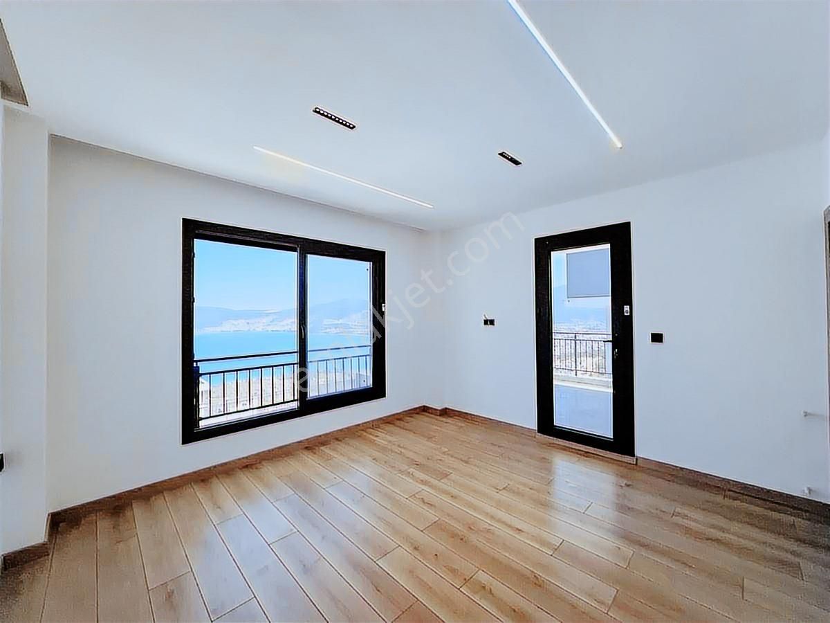 Akbük'te Full Deniz Manzaralı Satılık Villa - Görsel 9