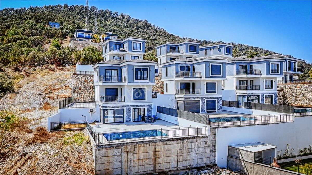 Akbük'te Full Deniz Manzaralı Satılık Villa - Görsel 6