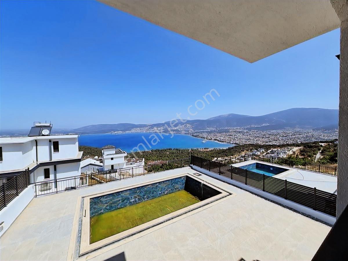 Akbük'te Full Deniz Manzaralı Satılık Villa - Görsel 15