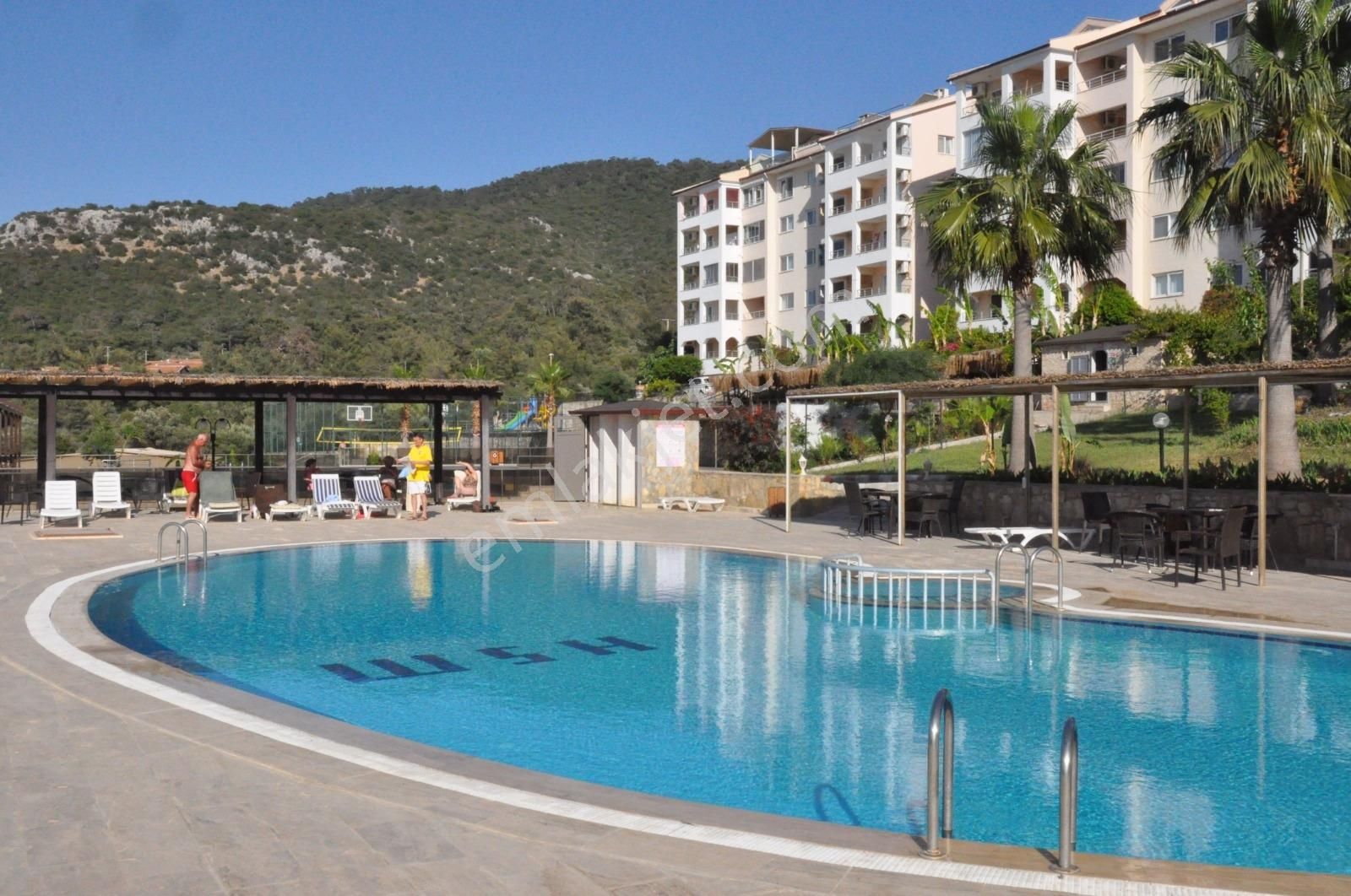 Akbük Ege Yıldızı Sitesinde Eşyalı Yıllık Kiralık Daire