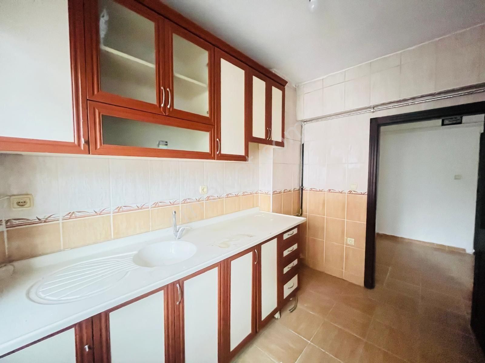 Koza Emlak'tan Selçuklu Mahalesin'de Salon Bağımsız Katta Güney-ön Cephede 3+1 Satılık Daire - Görsel 3