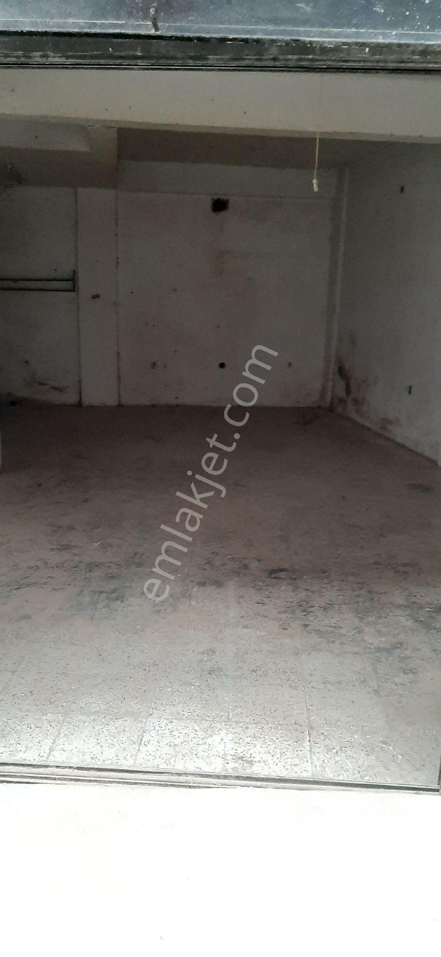 Karabaglar Selvili Mahalleside Kiralık 90mt Dükan - Görsel 4