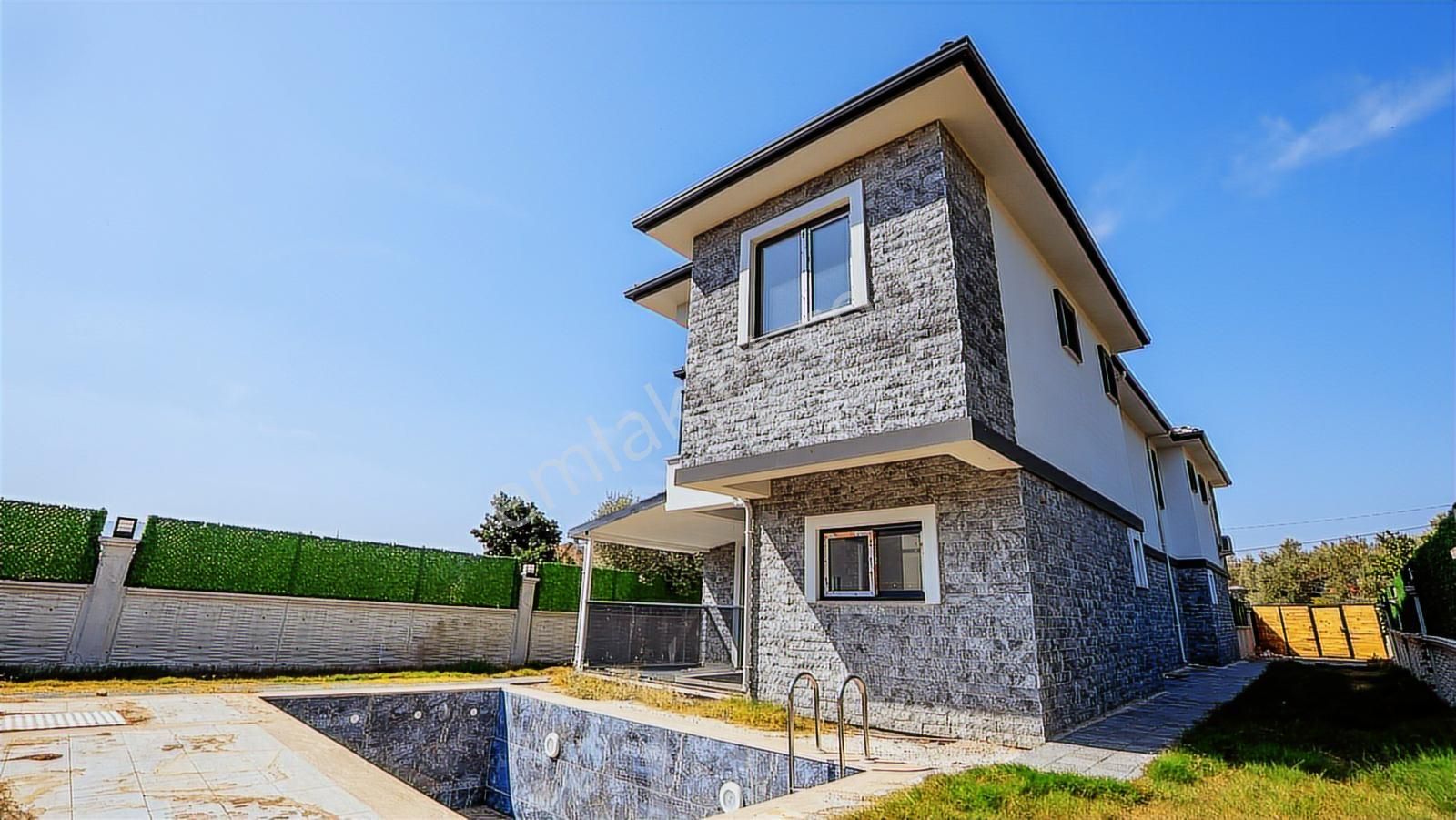 Cb Marina'dan Ataköy'de Akyaka'ya Ve Denize 5 Dk Satılık "villa" - Görsel 3