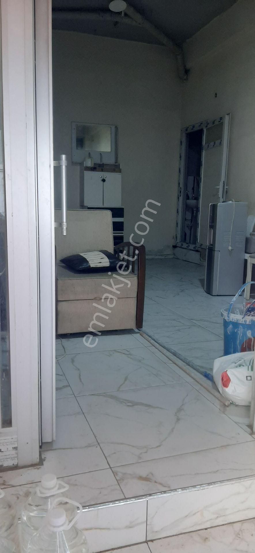 Karabaglar Yunus Emre Mahalleside Kiralık 40mt - Görsel 3