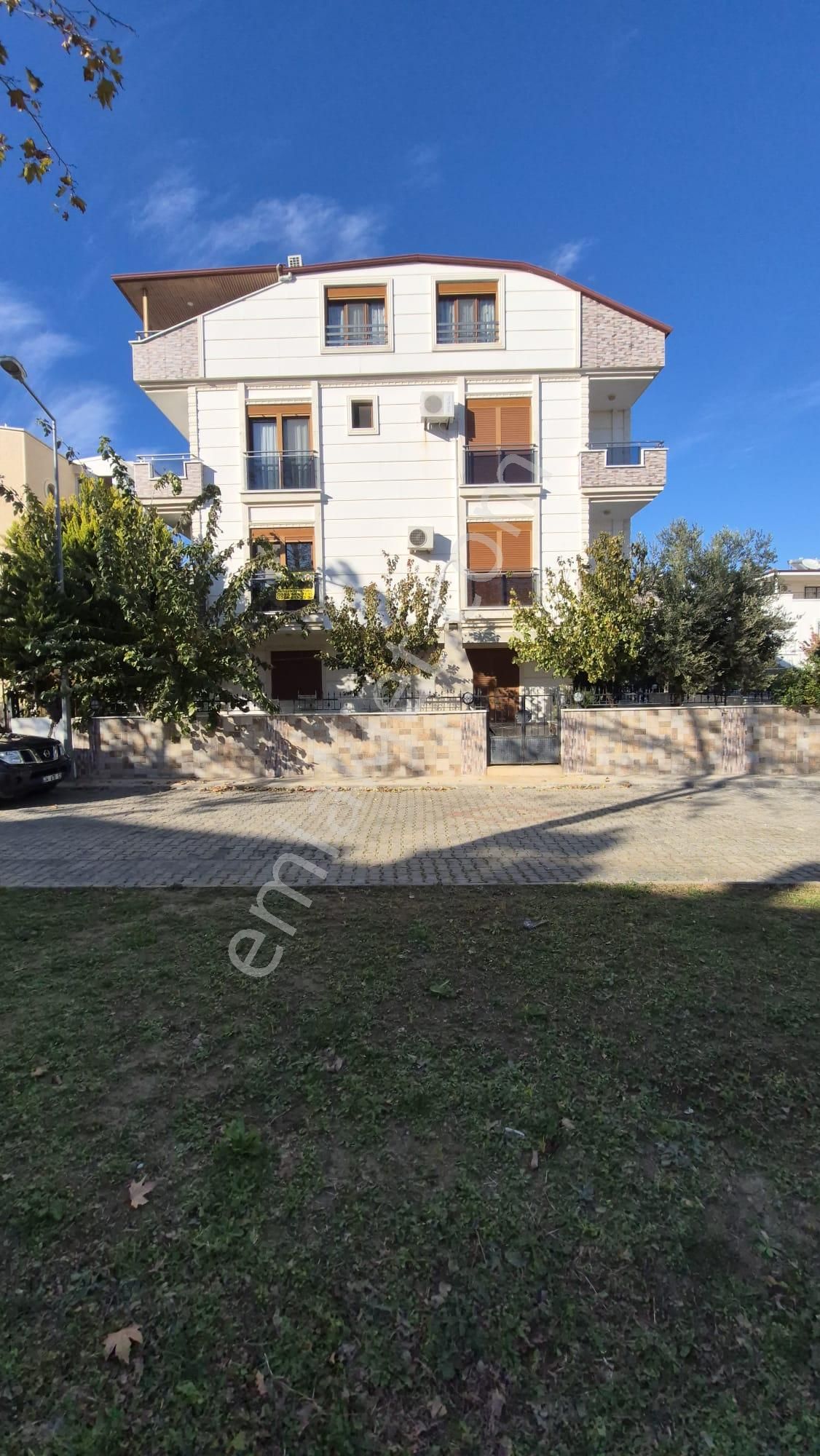 Didim Çamlık Mahallesi'nde Denize 500 M 1+1 Yazlık Daire