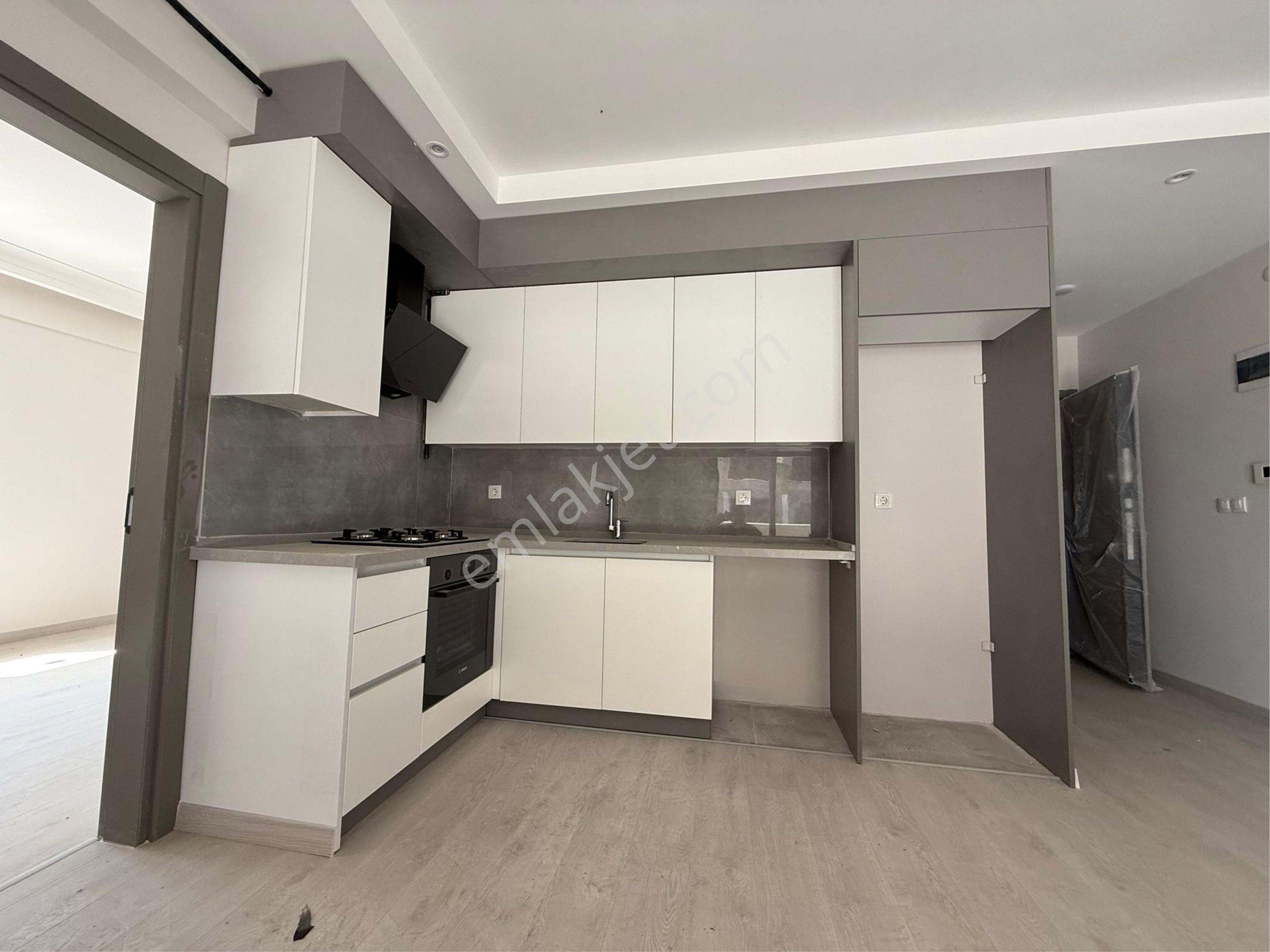 Sidal’dan Kampüs Caddesinde Süper Geniş Teraslı 1+1 Satılık Daire