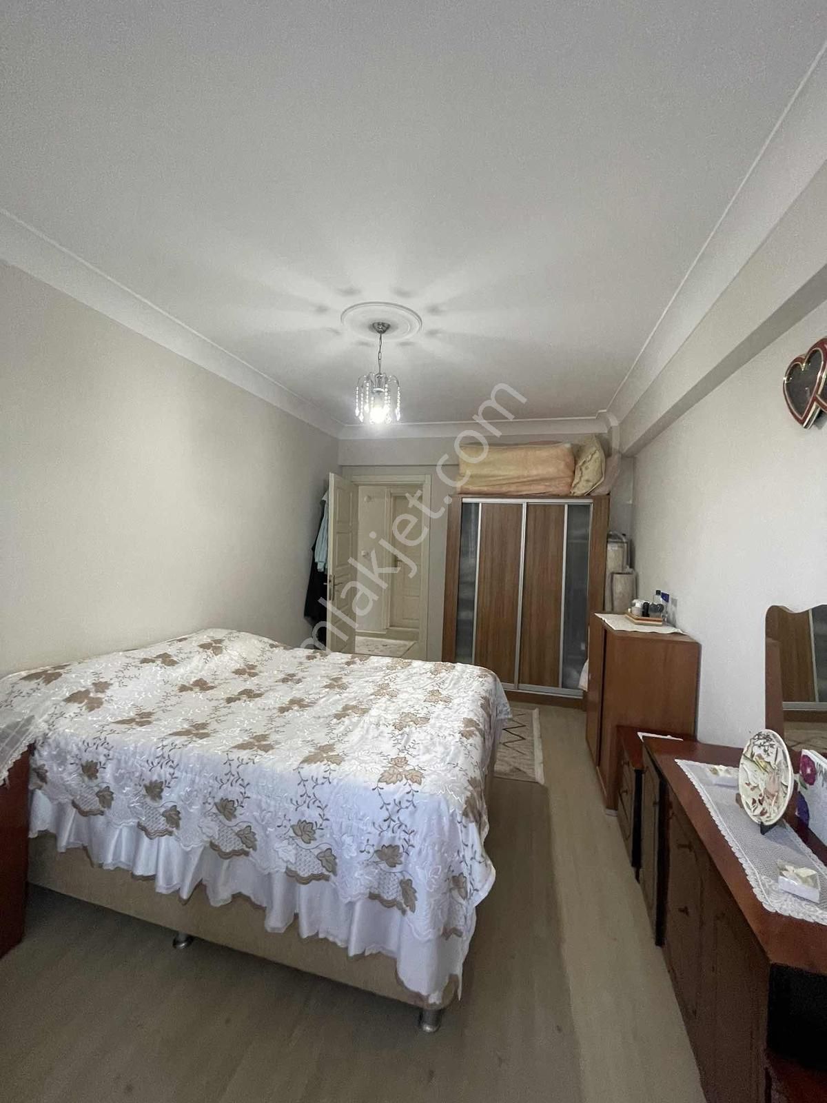 Acil ! Hamitler Kapalı Pazar'ın Dibinde Satılık 3+1 Daire - Görsel 15