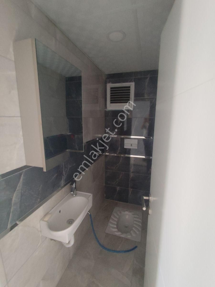 Kozanyolu'nda Süper Konumda Kiralık Geniş 2+1 Az Katlı Daire!!! - Görsel 4