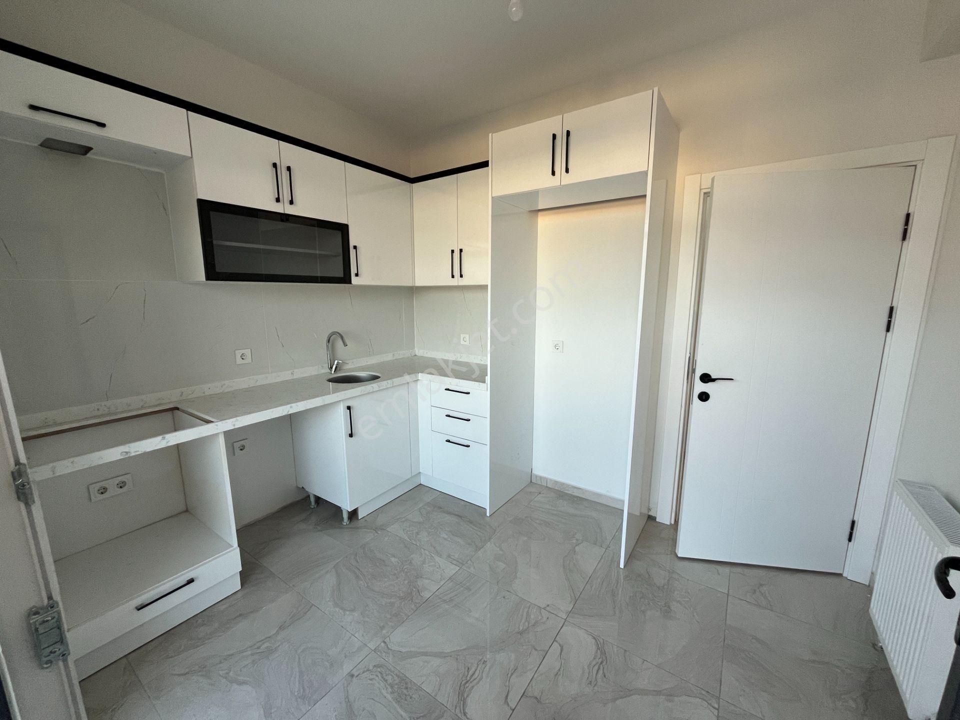 Sultanbeyli Mecidiye Mahallesinde 3.kat Asansörlü 2+1 Sıfırdaire - Görsel 7