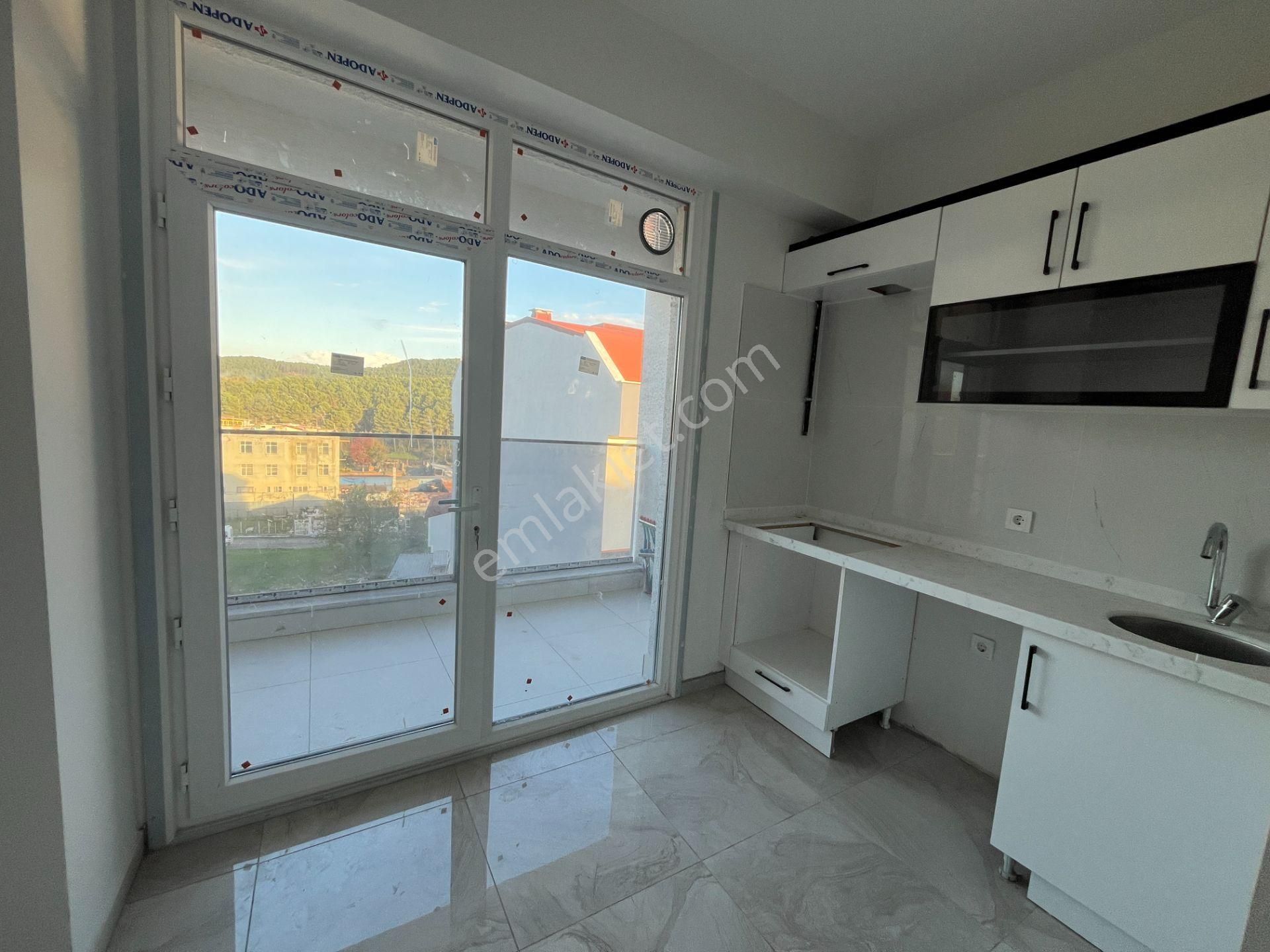 Sultanbeyli Mecidiye Mahallesinde 3.kat Asansörlü 2+1 Sıfırdaire