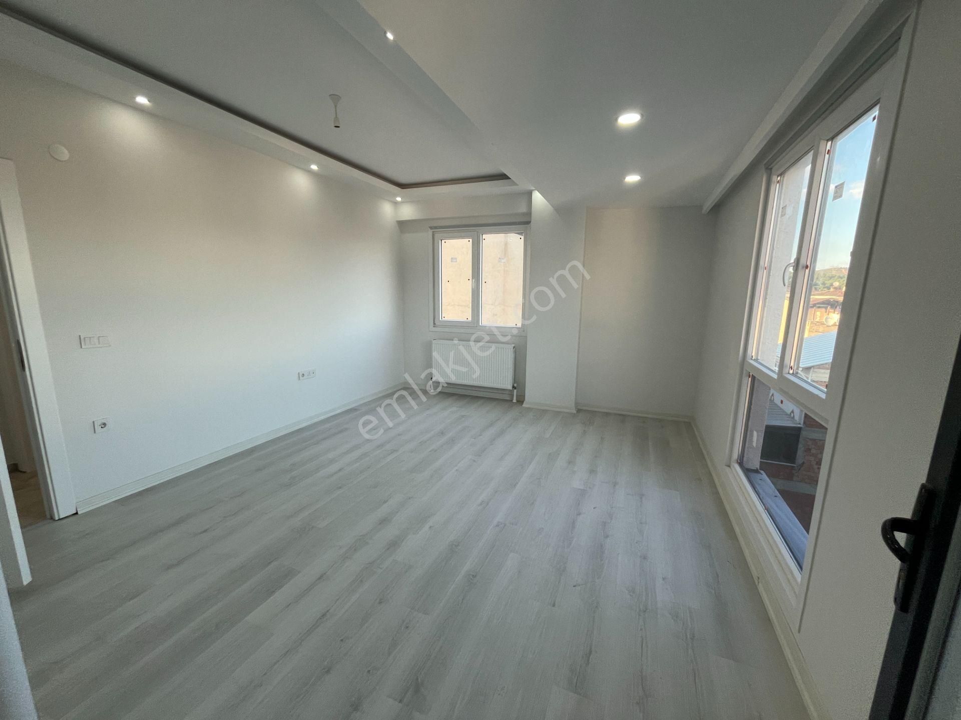 Sultanbeyli Mecidiye Mahallesinde 3.kat Asansörlü 2+1 Sıfırdaire - Görsel 3