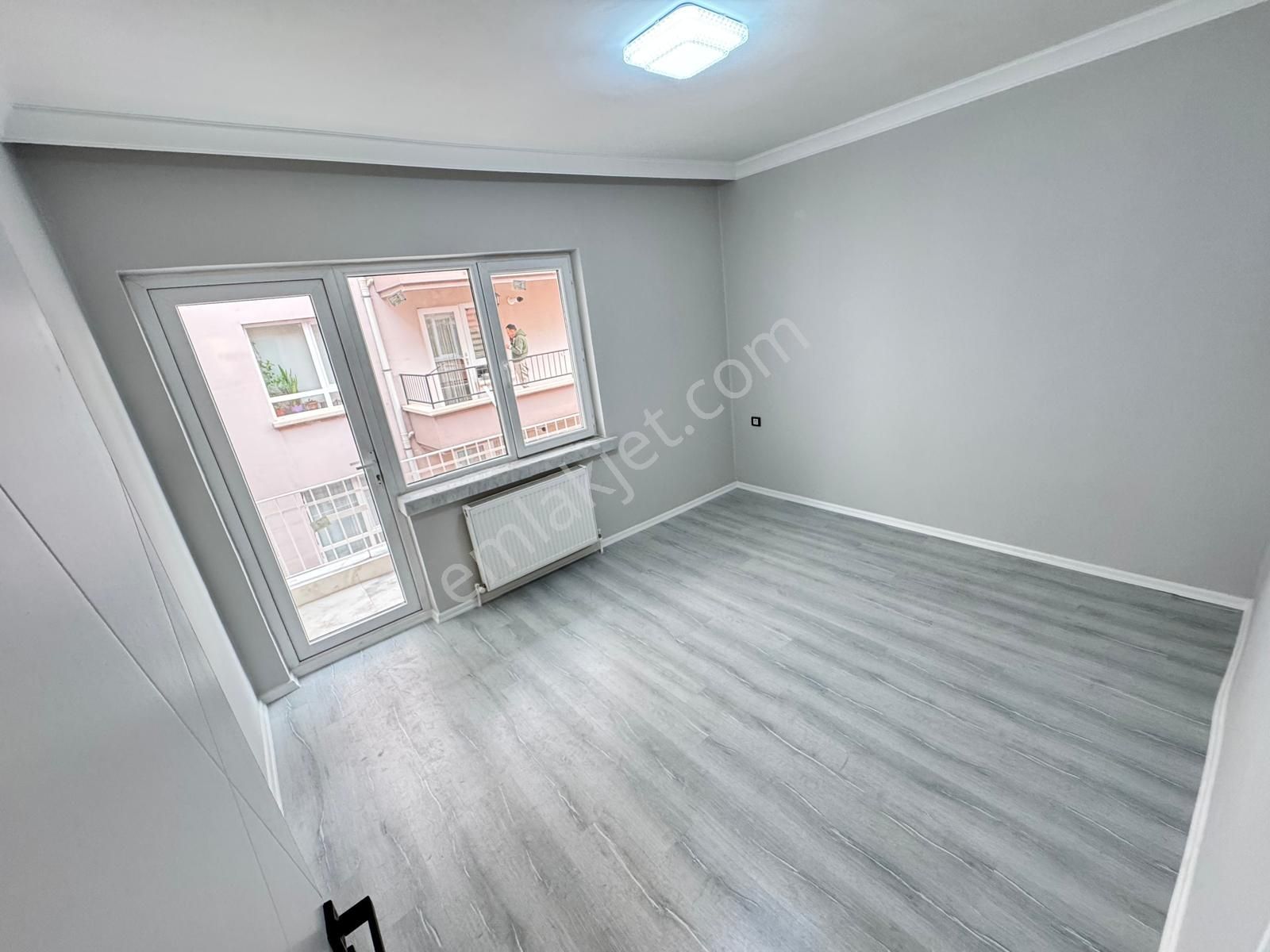 Sanatoryum Cad Paraleli 3+1 1.katta Lüx Yapılı Cepheleri Açık - Görsel 17