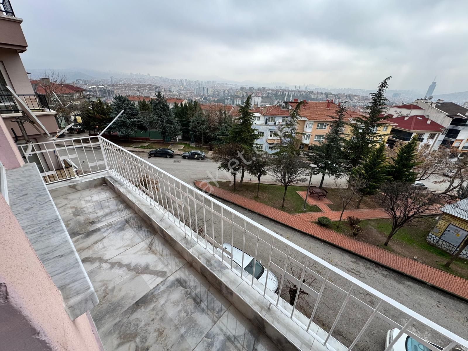 Sanatoryum Cad Paraleli 3+1 1.katta Lüx Yapılı Cepheleri Açık - Görsel 8