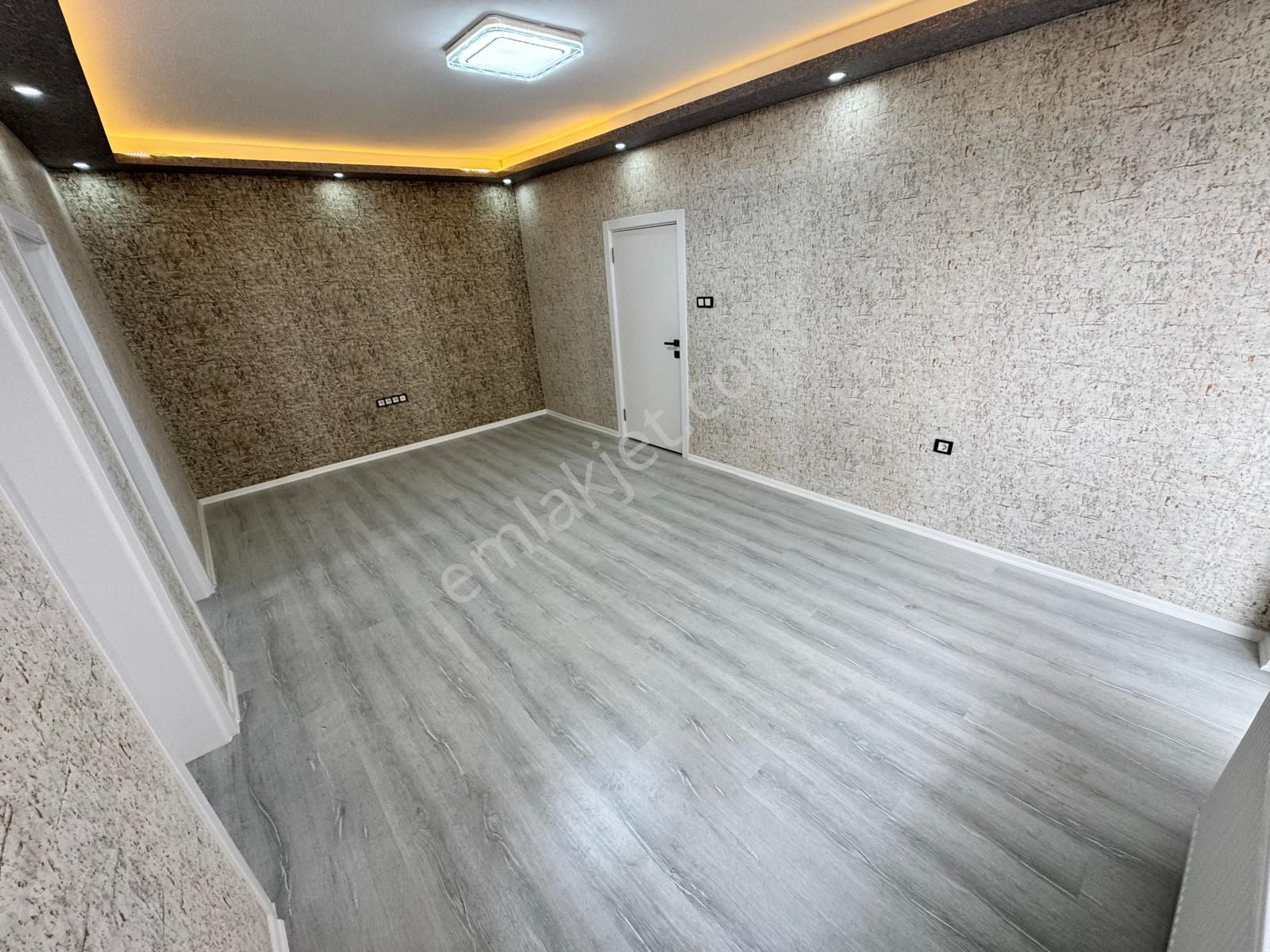 Sanatoryum Cad Paraleli 3+1 1.katta Lüx Yapılı Cepheleri Açık - Görsel 9